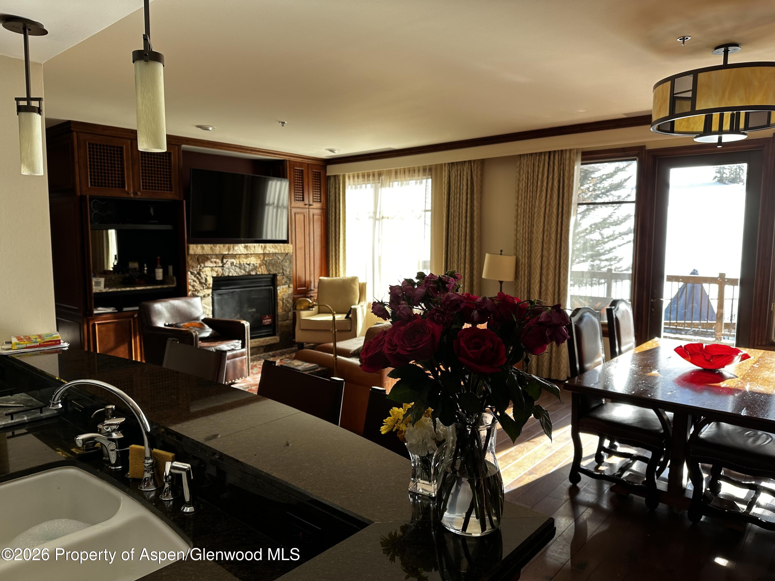 197 Prospector Road Aspen CO 81611