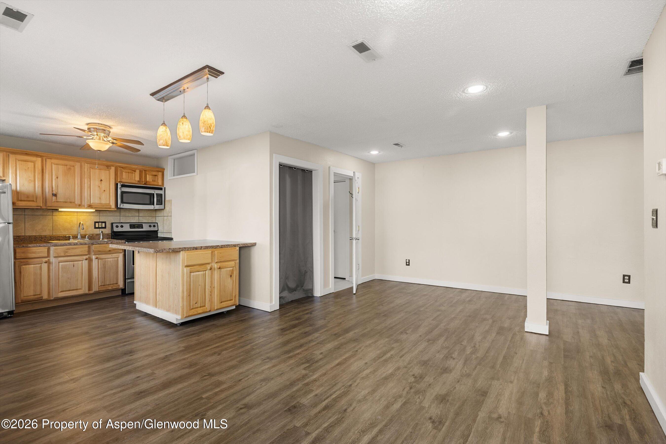 Carbondale CO, 1101 Village Road, Unit Ll3b