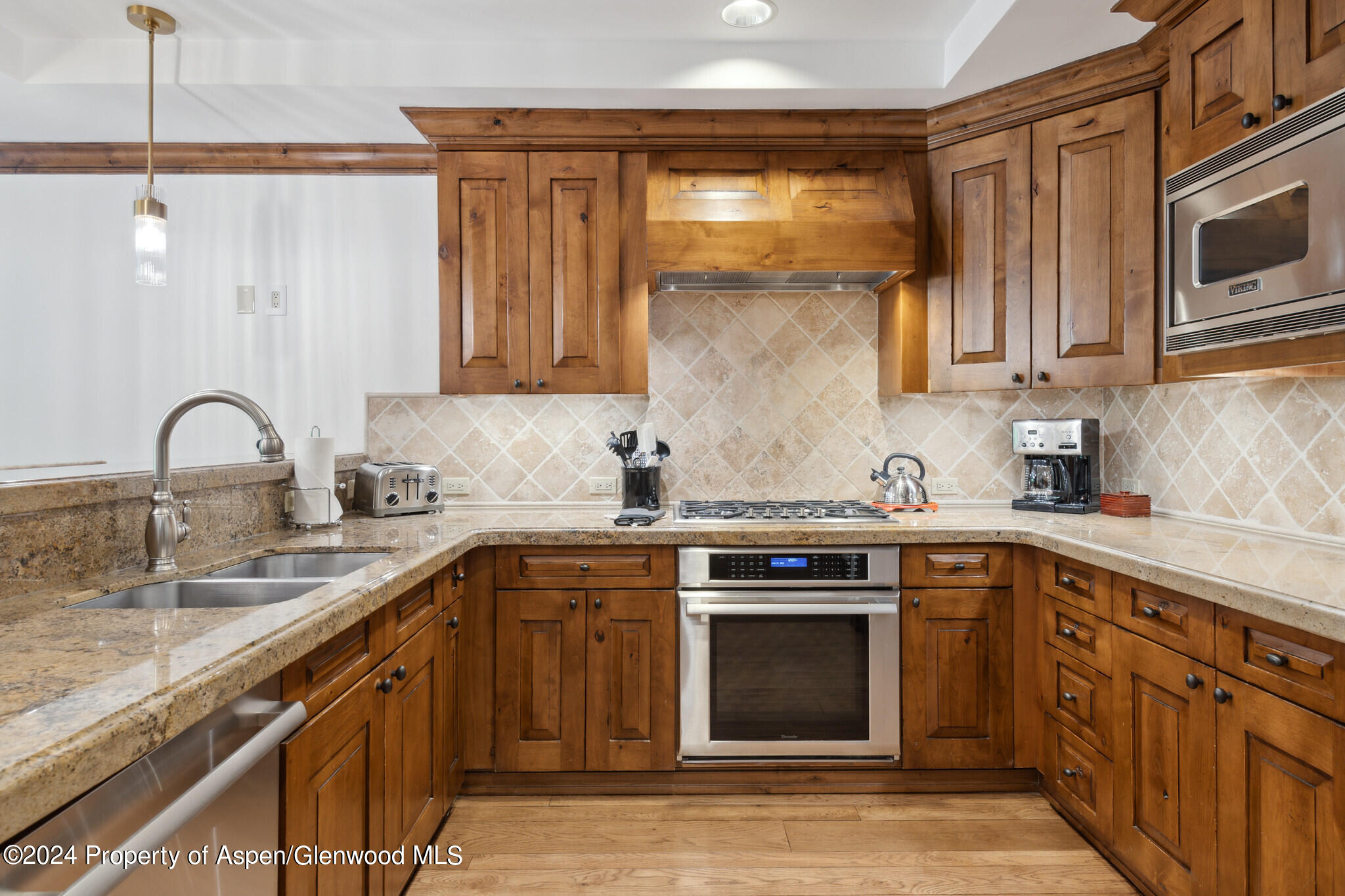 415 E Dean Street, Unit 37, Week 6 Aspen CO 81611