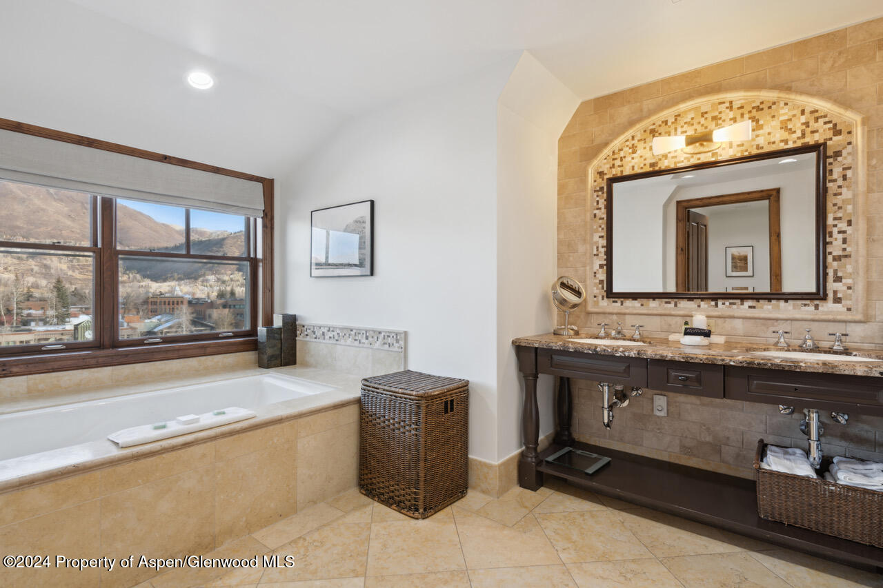 415 E Dean St, Unit 45, Week 35 Aspen CO 81611