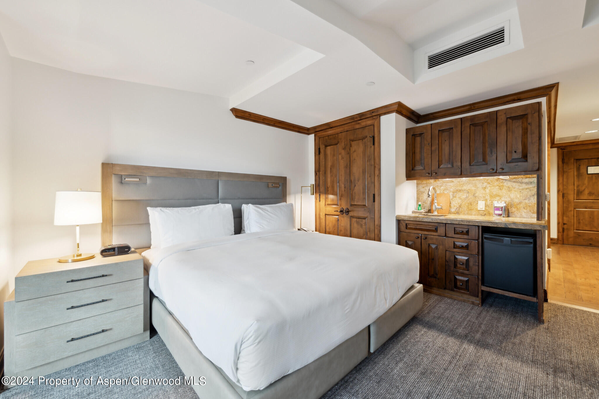 415 E Dean St., Unit 28, Week 34 Aspen CO 81611