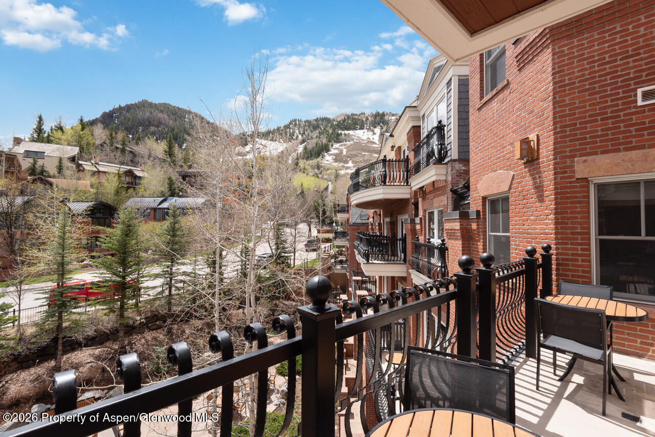 415 E Dean St., Unit 33, Week 32 Aspen CO 81611