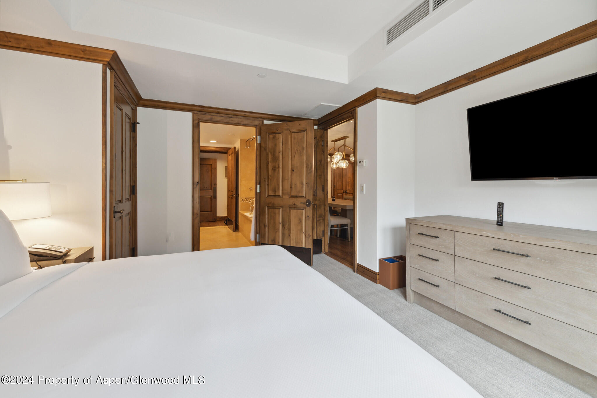 415 E Dean St., Unit 22, Week 32 Aspen CO 81611