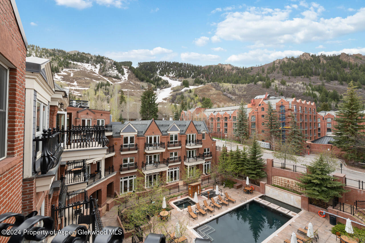 415 E Dean St, Unit 45, Week 12 Aspen CO 81611