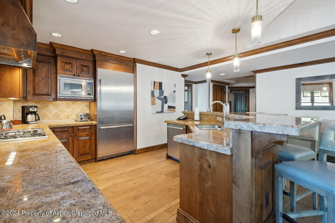 415 E Dean St, Unit 45, Week 12 Aspen CO 81611