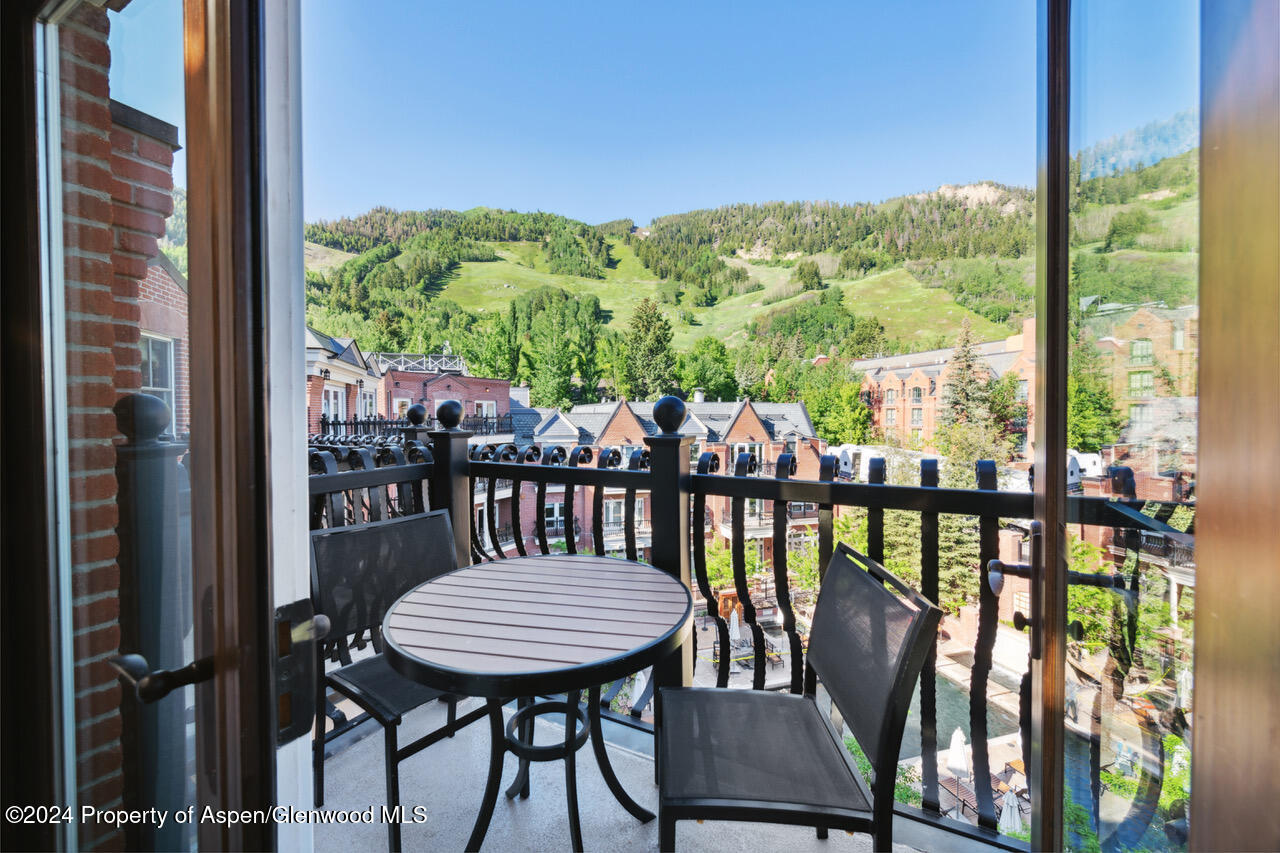 415 E Dean St, Unit 45, Week 12 Aspen CO 81611