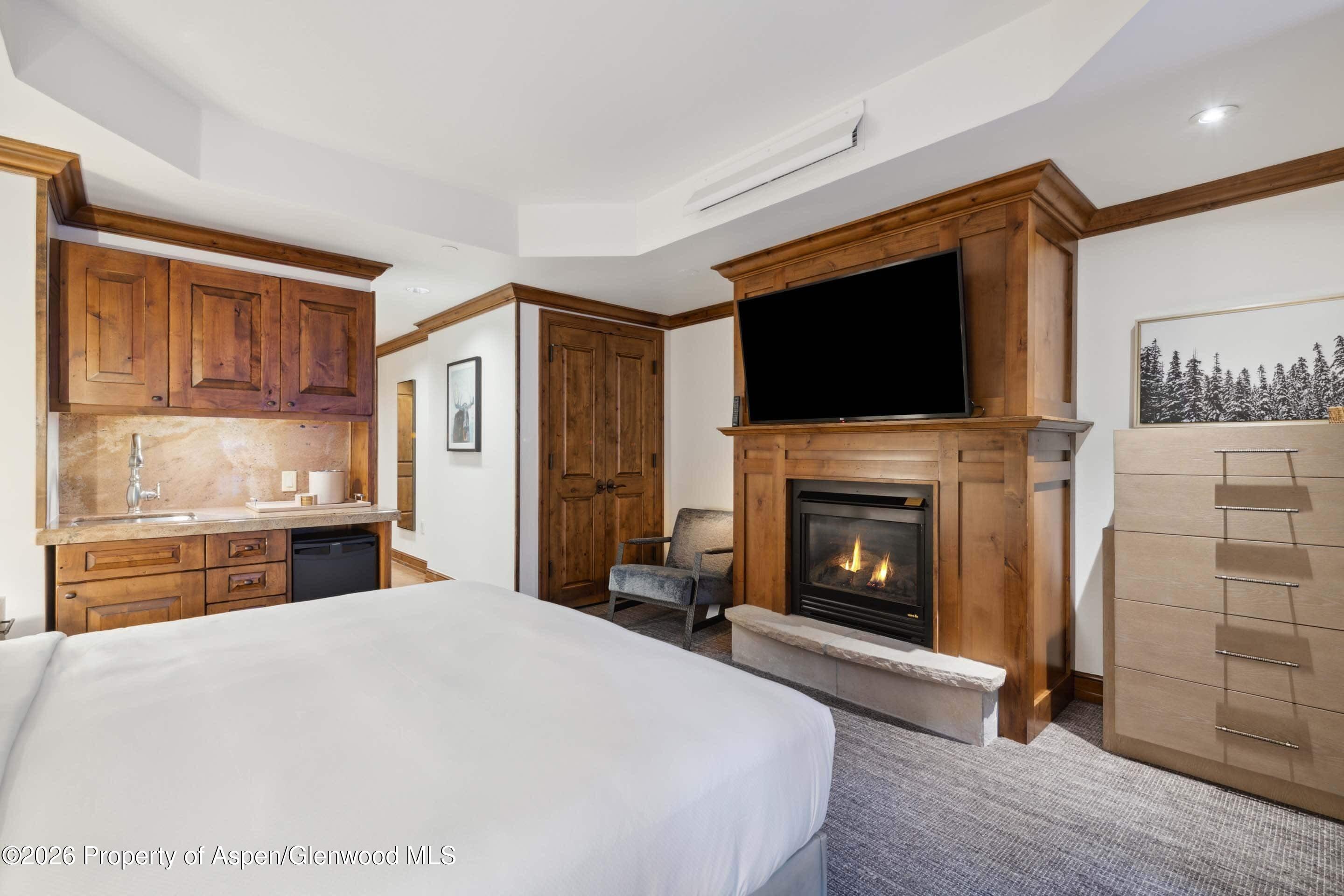 415 E Dean St, Unit 43, Week 11 Aspen CO 81611