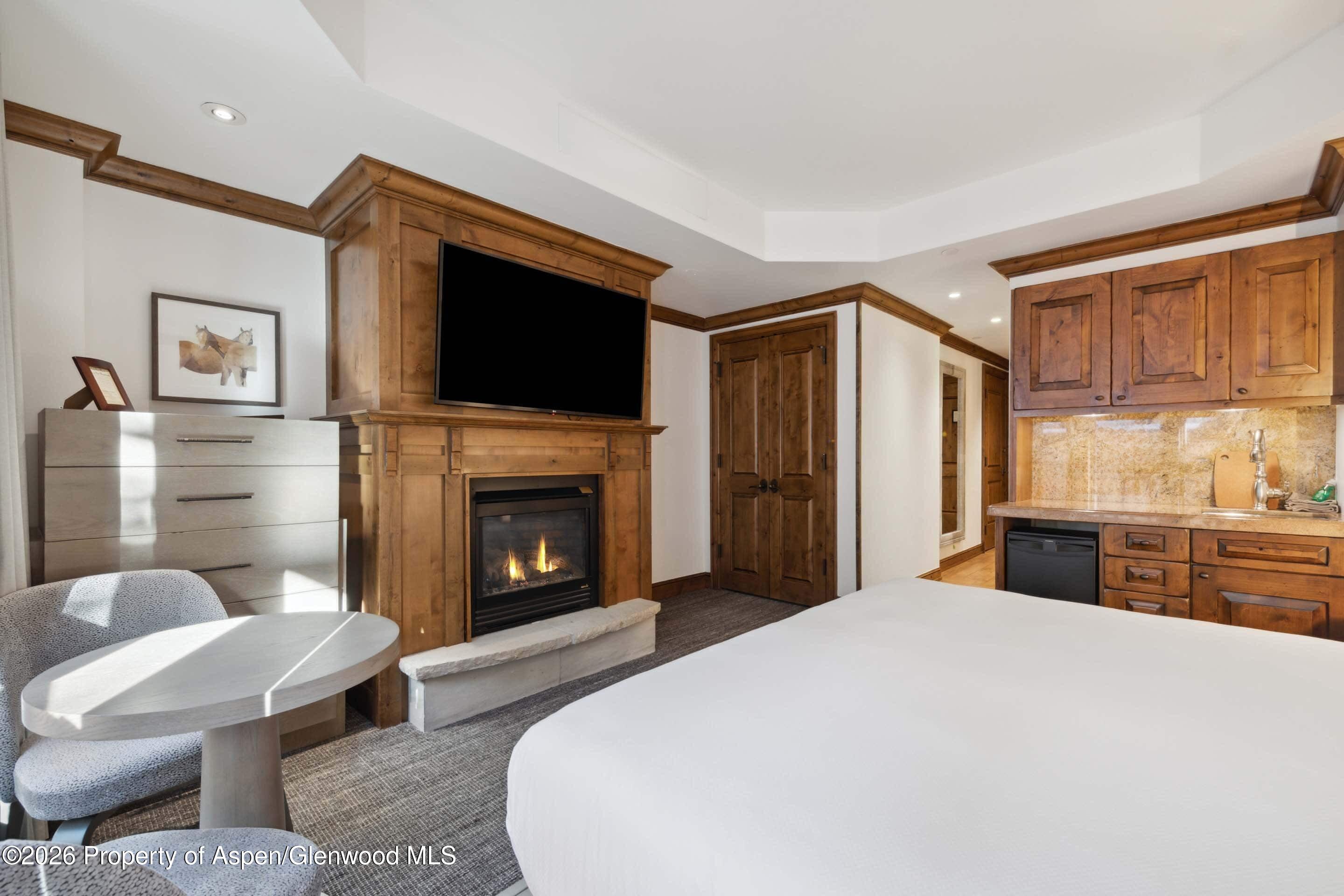 415 E Dean St, Unit 43, Week 11 Aspen CO 81611