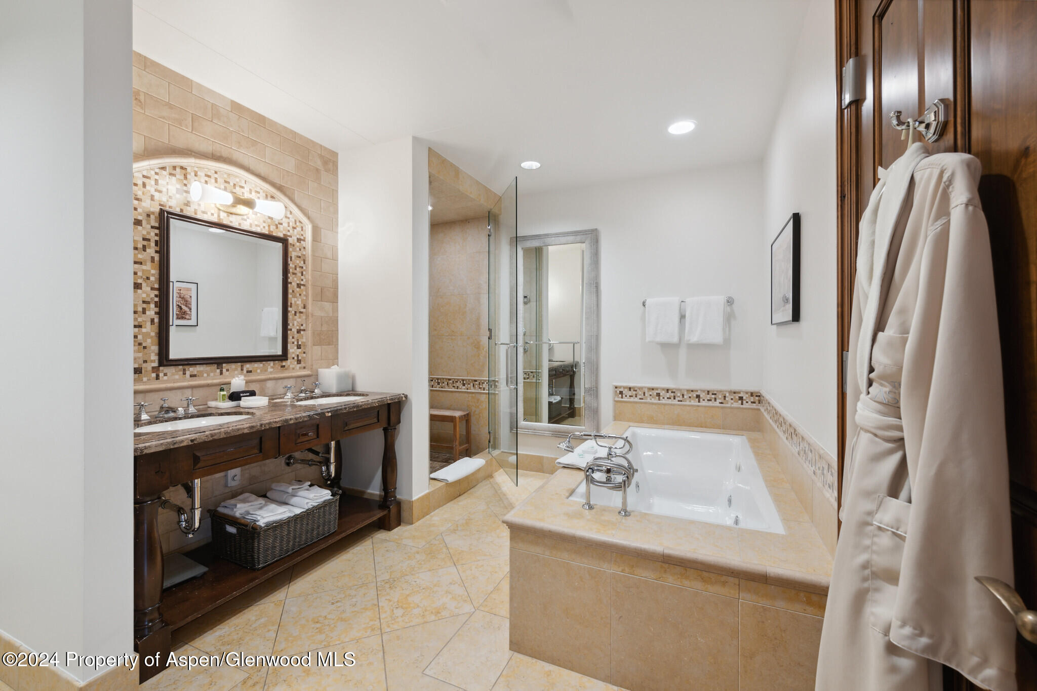 415 E Dean St, Unit 3 Week 8 Aspen CO 81611