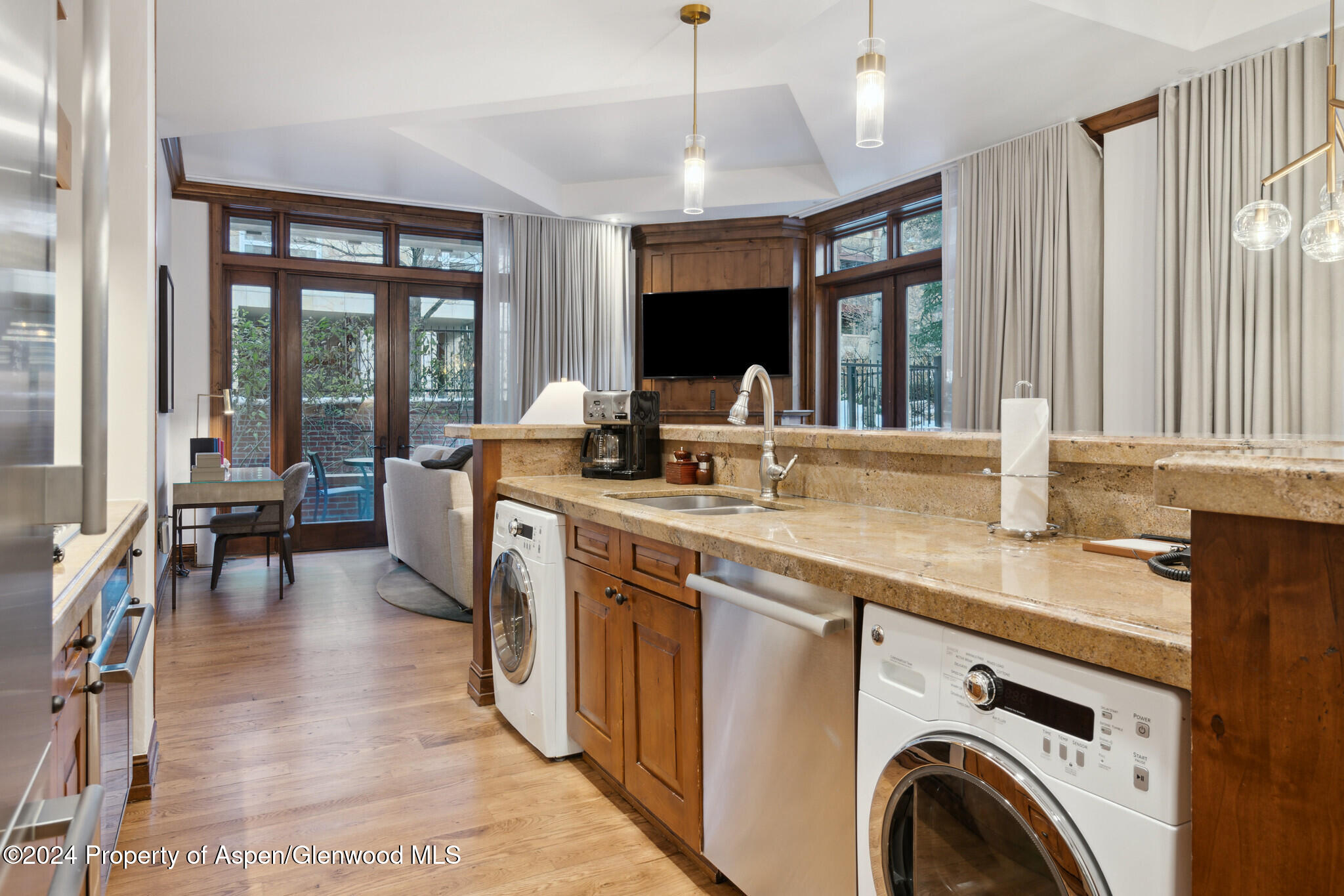 415 E Dean St, Unit 3 Week 8 Aspen CO 81611