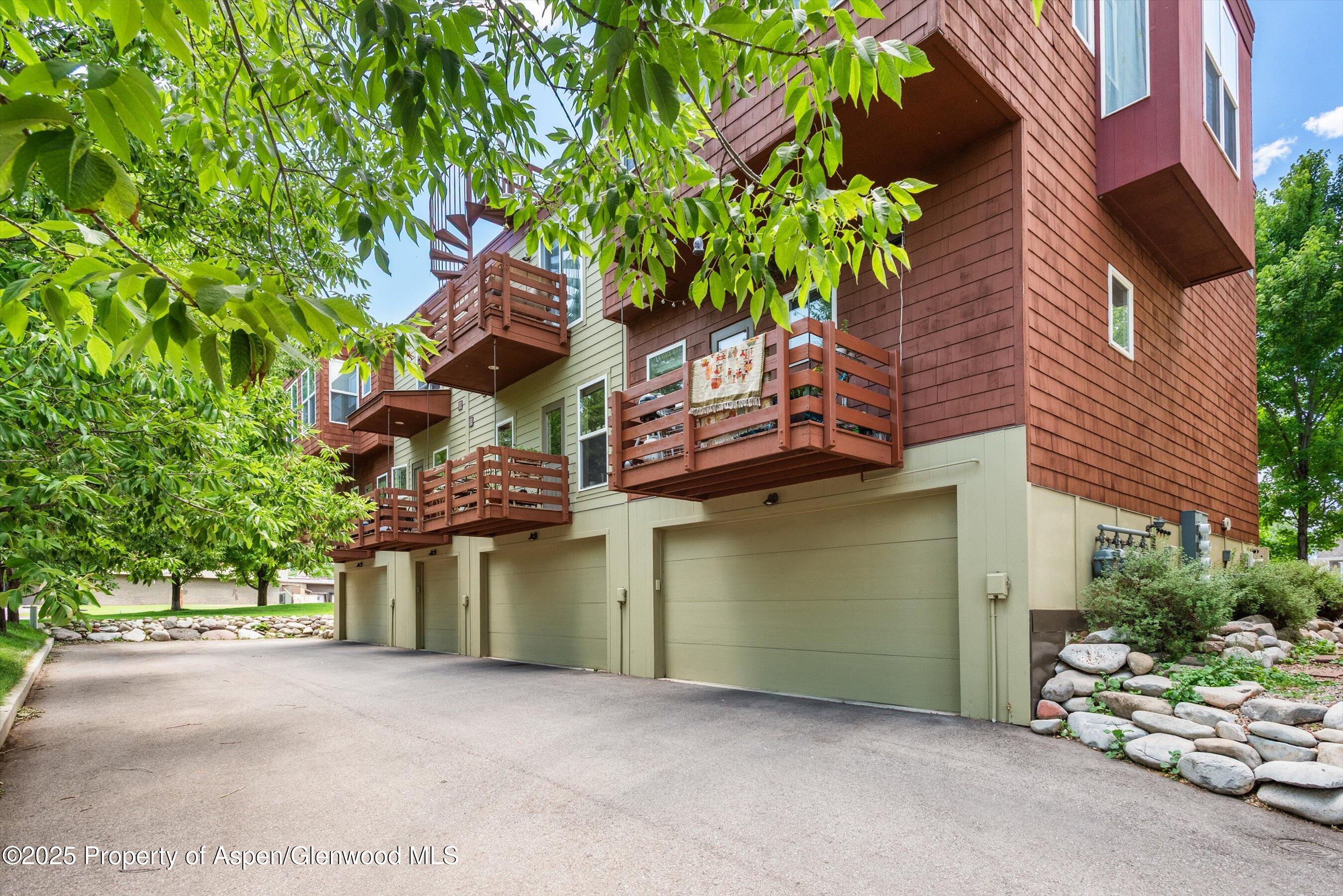 169 Village Lane Carbondale CO 81623