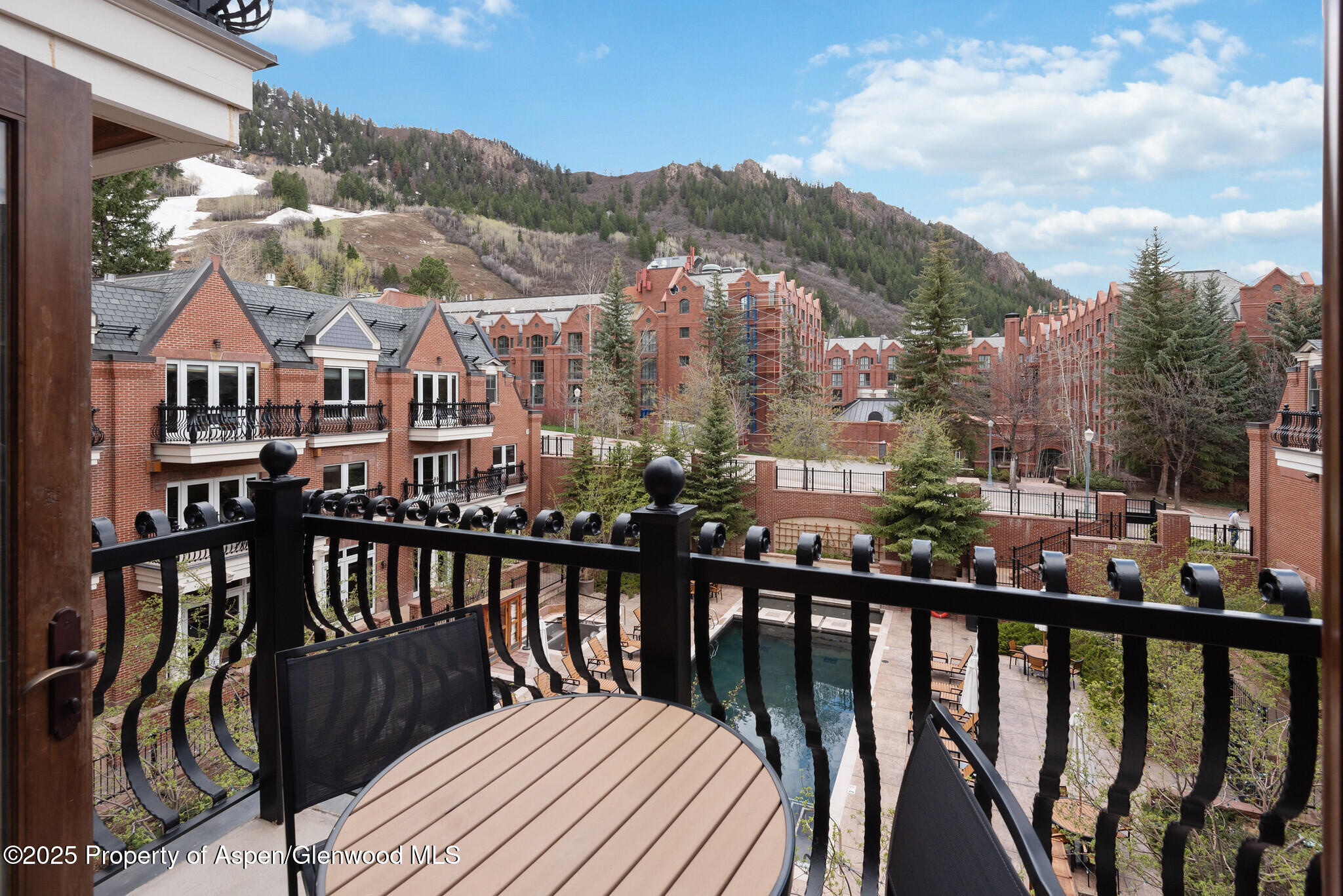 415 E Dean St, Unit 36, Week 33 Aspen CO 81611