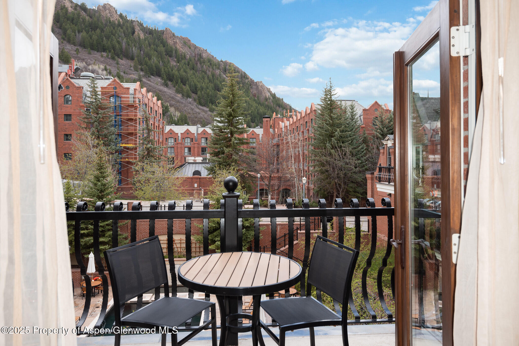 415 E Dean St, Unit 36, Week 33 Aspen CO 81611