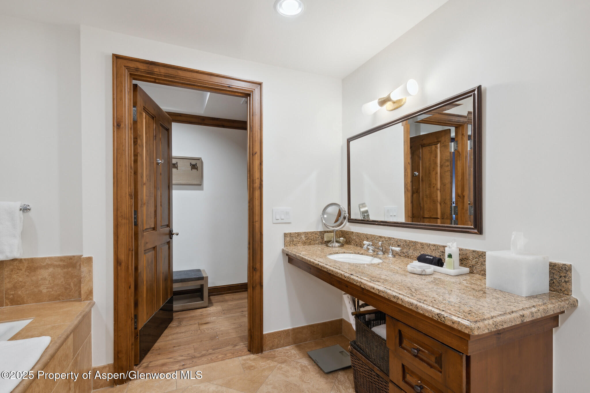 415 E Dean St, Unit 36, Week 33 Aspen CO 81611