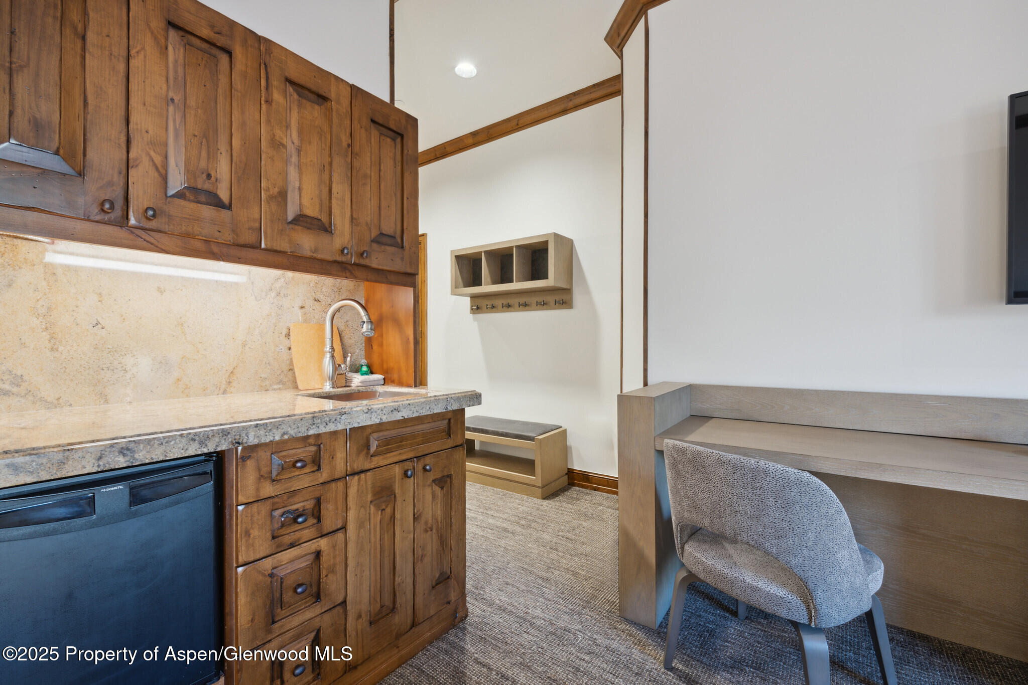 415 E Dean St, Unit 2, Week 31 Aspen CO 81611