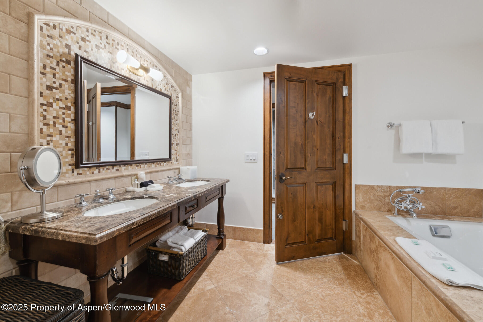 415 E Dean St., Unit 49 Week 33 Aspen CO 81611