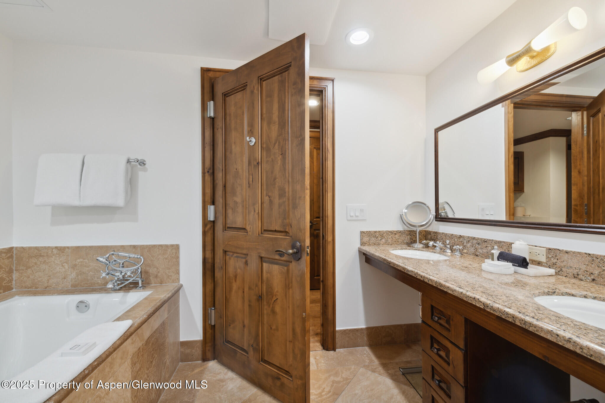 415 E Dean St., Unit 49 Week 33 Aspen CO 81611