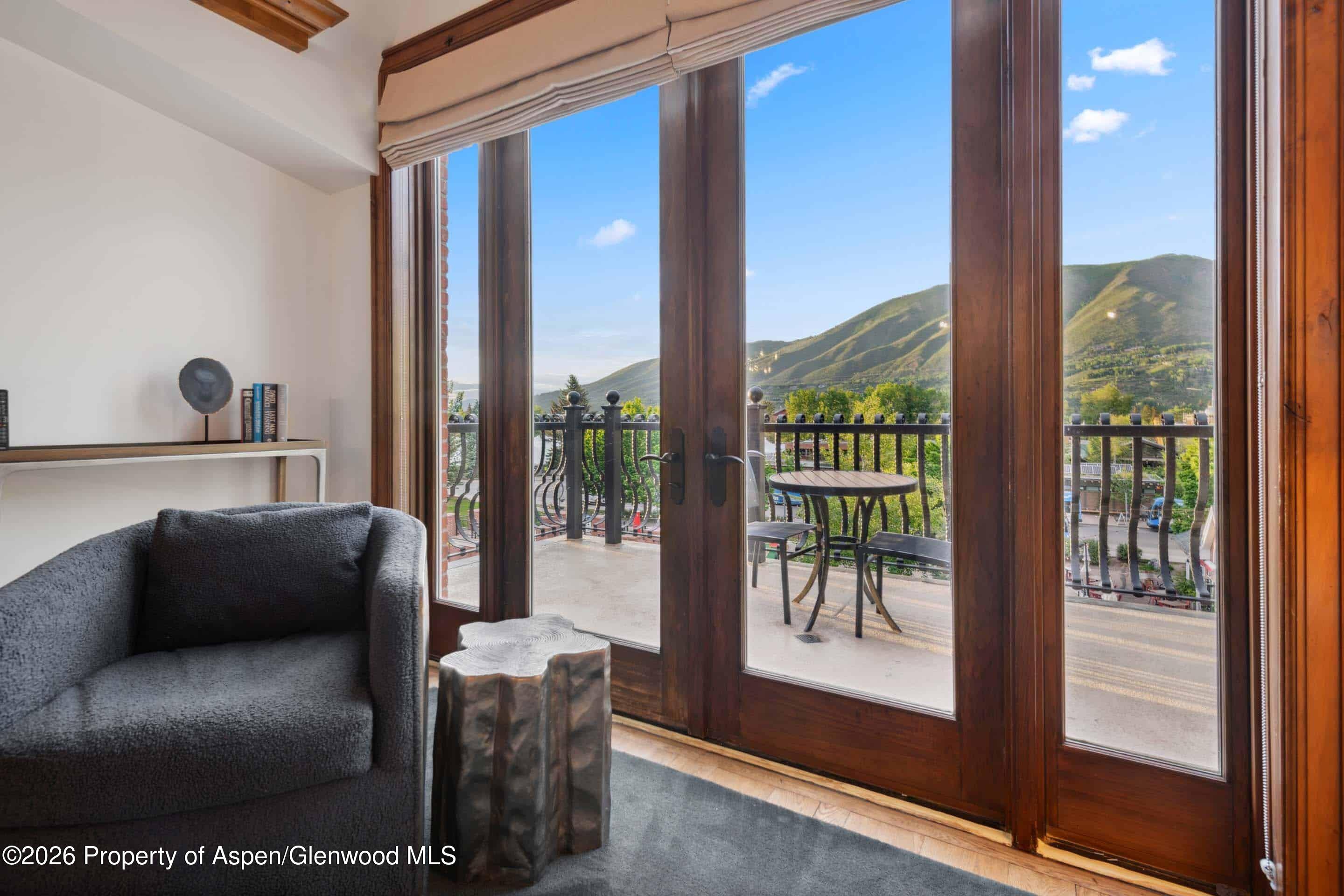 415 E Dean St, Unit 30, Week 10 Aspen CO 81611