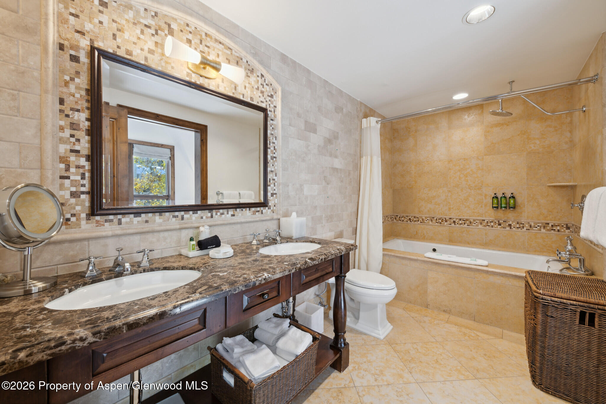 415 E Dean St, Unit 32, Week 10 Aspen CO 81611