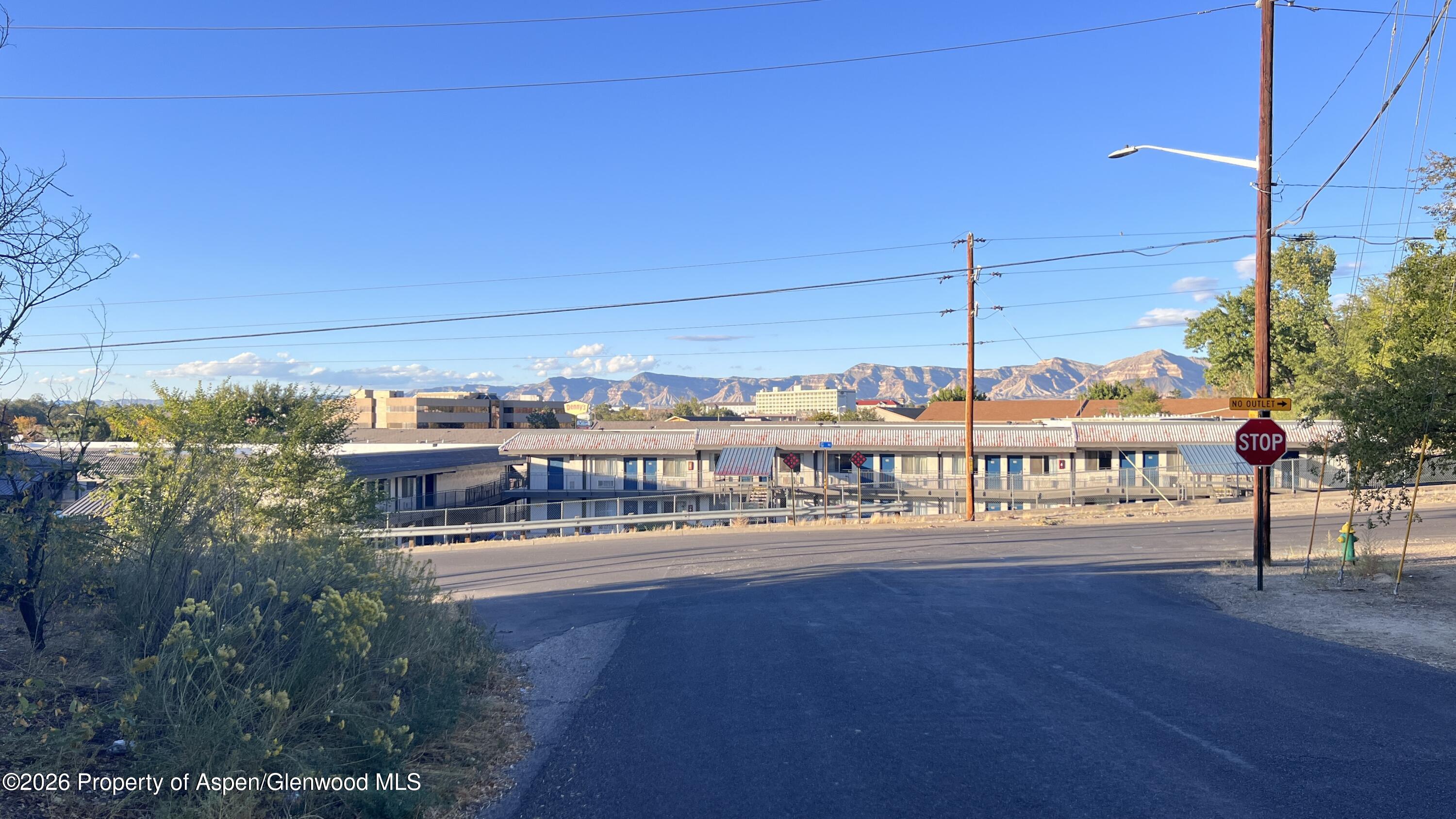 697 27 1/2 Court Grand Junction CO 81506