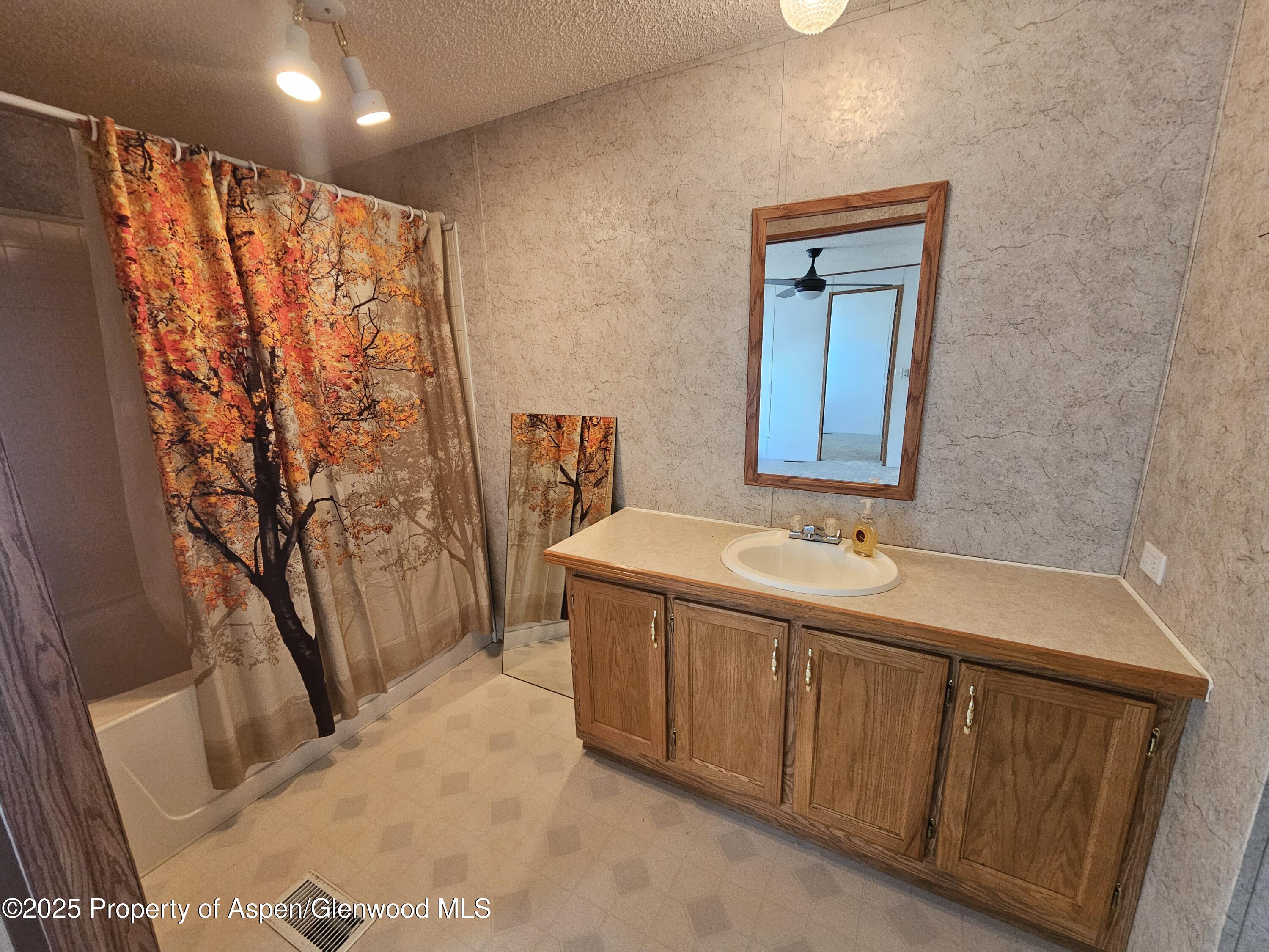 200 W 20th Street Rifle CO 81650