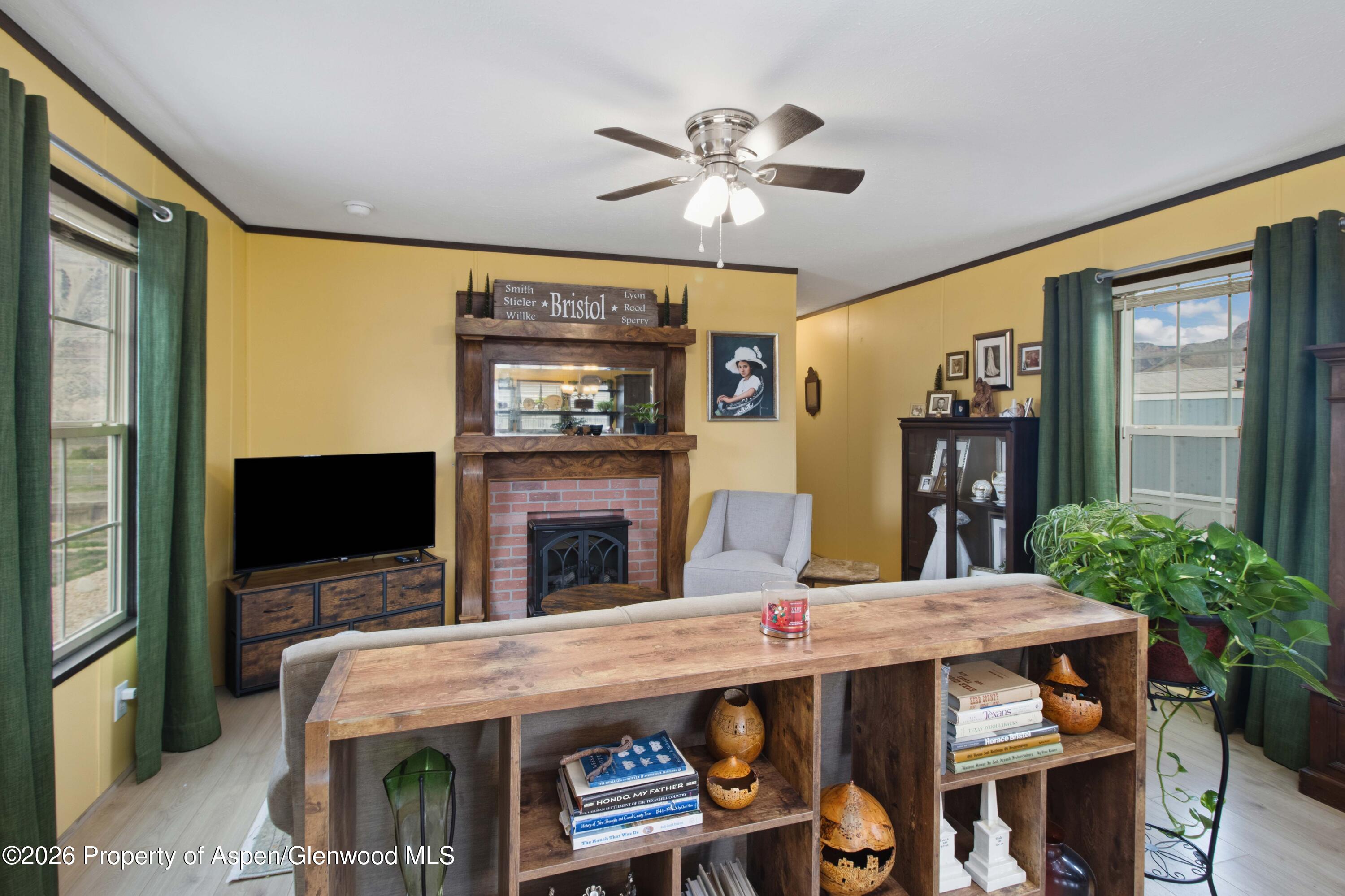 11 Silverton Place Parachute CO 81635