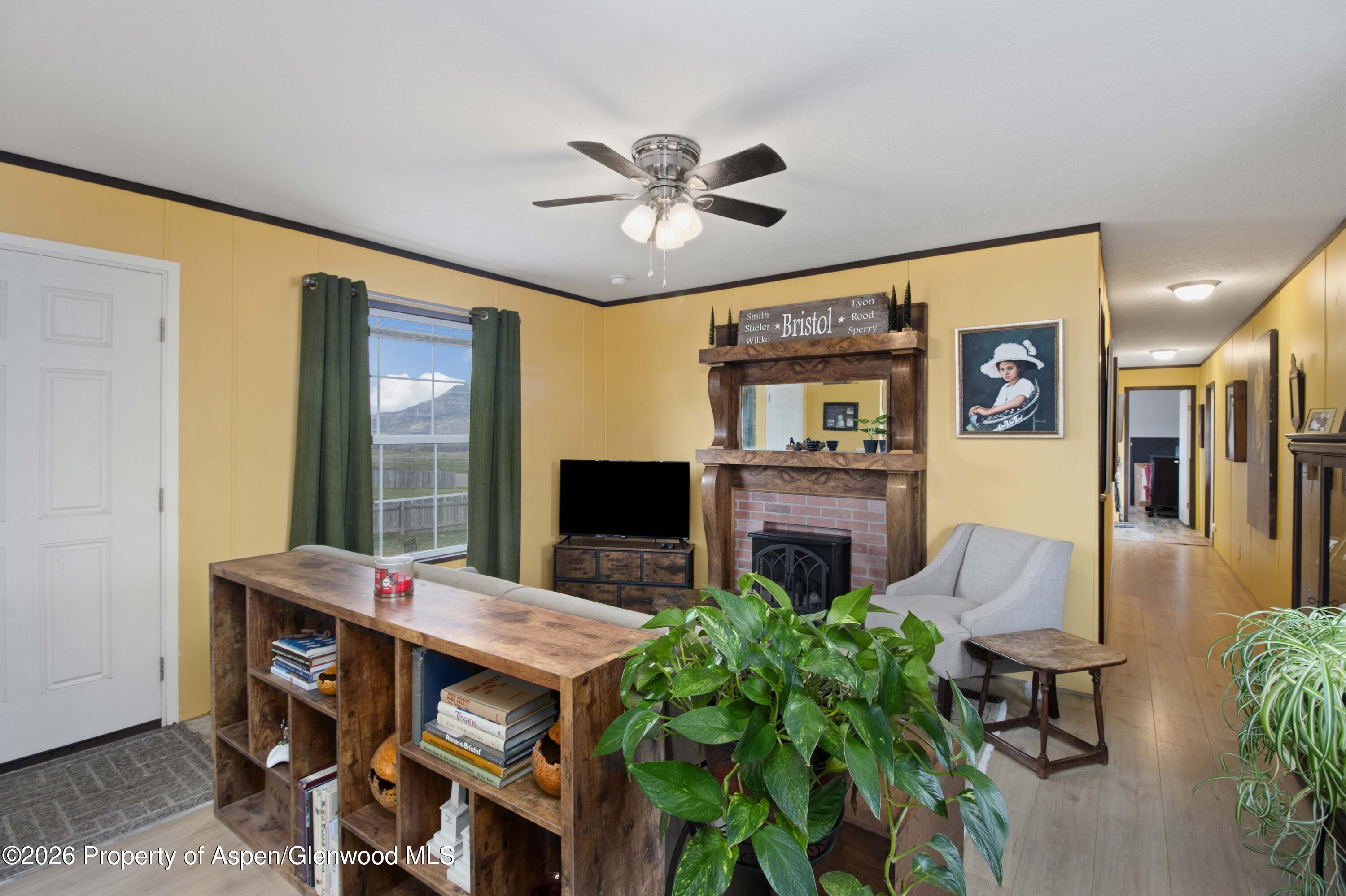 11 Silverton Place Parachute CO 81635
