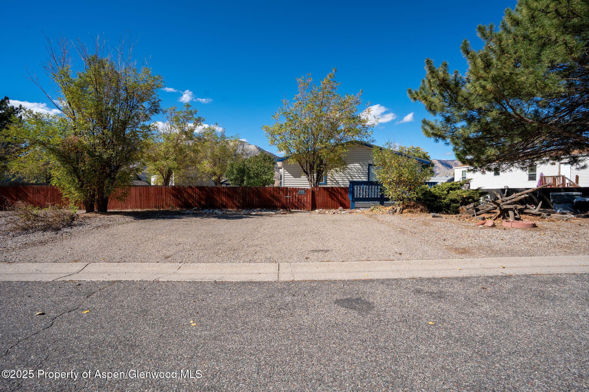 73 Silver Queen Circle Parachute CO 81635