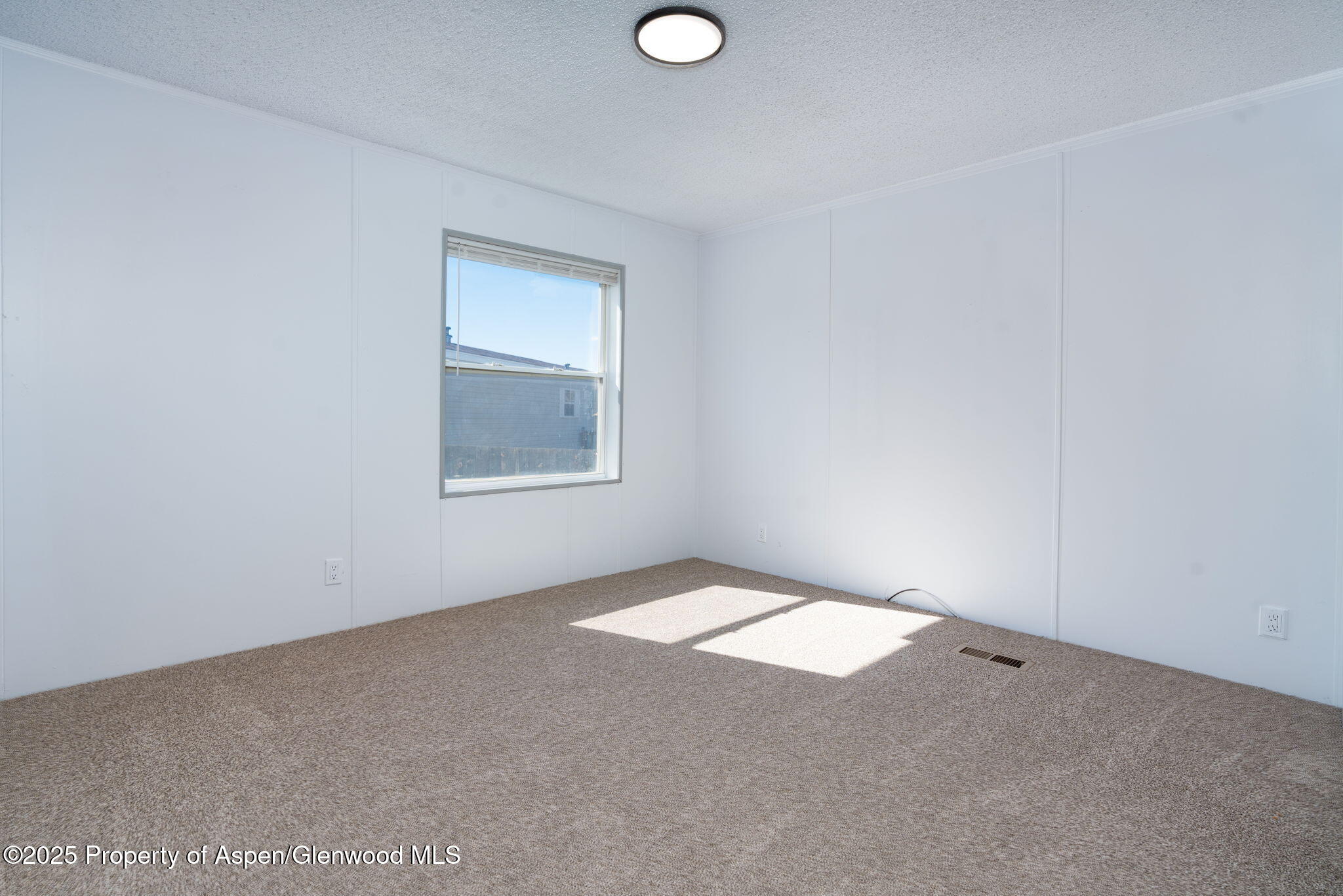 73 Silver Queen Circle Parachute CO 81635