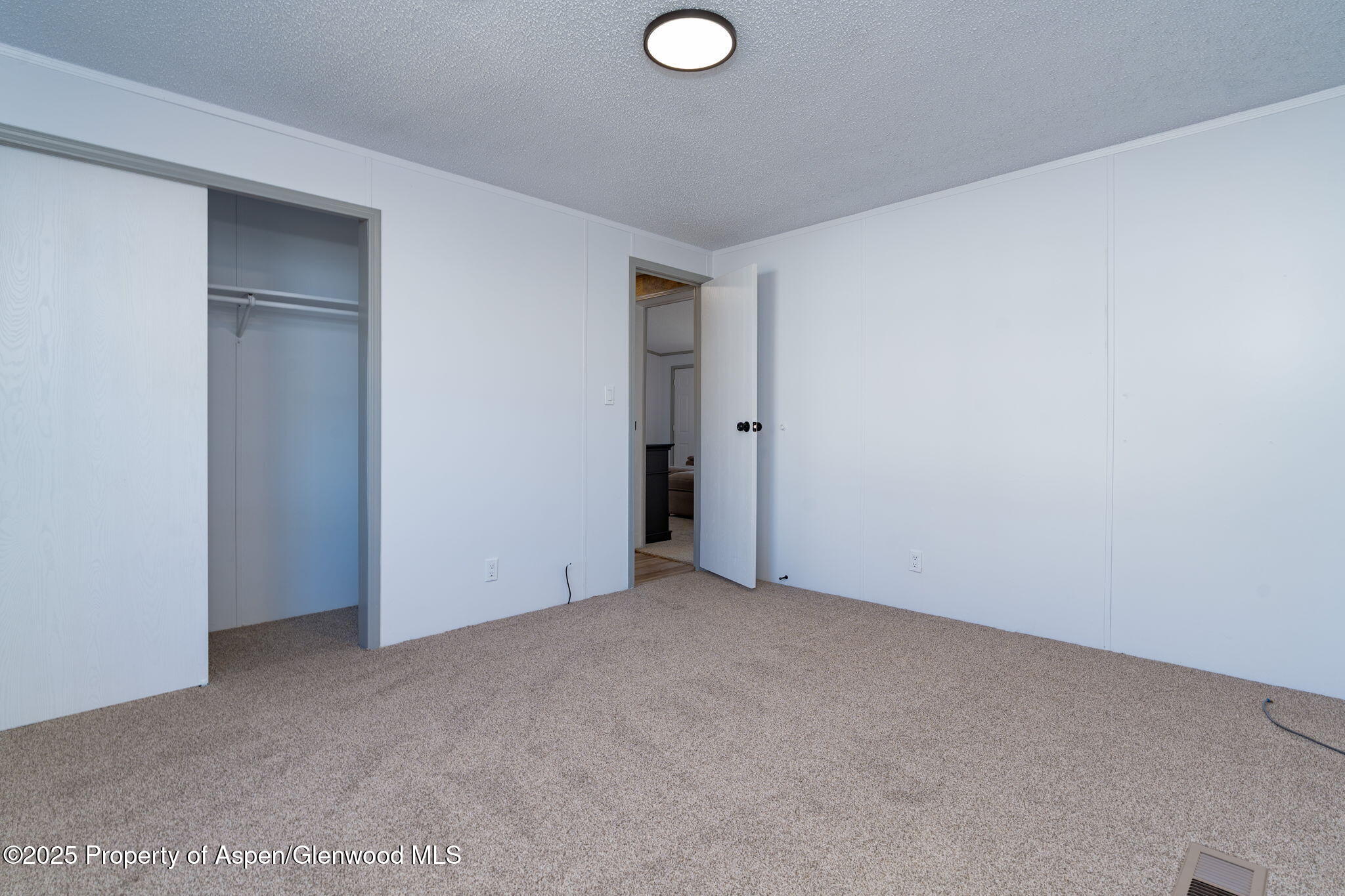 73 Silver Queen Circle Parachute CO 81635