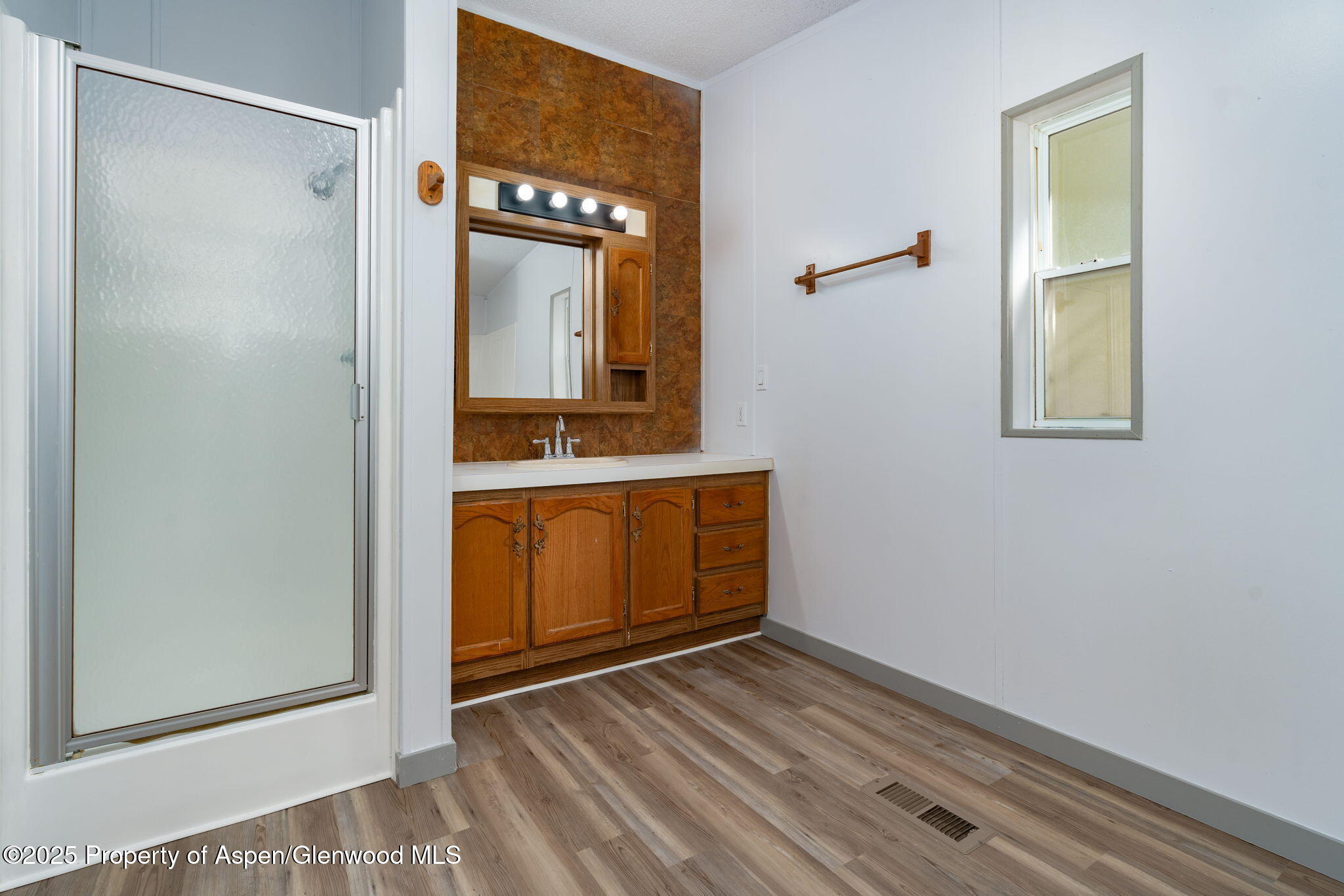 73 Silver Queen Circle Parachute CO 81635