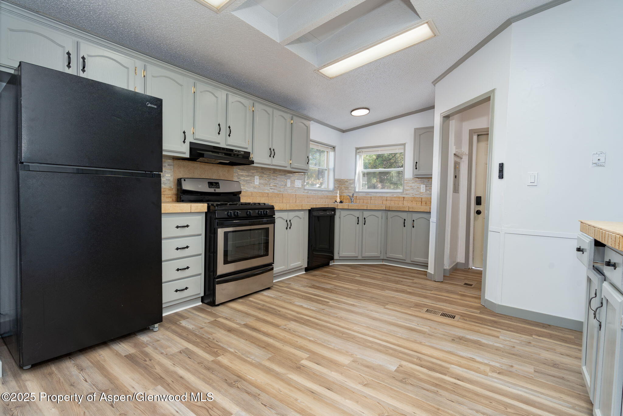 73 Silver Queen Circle Parachute CO 81635