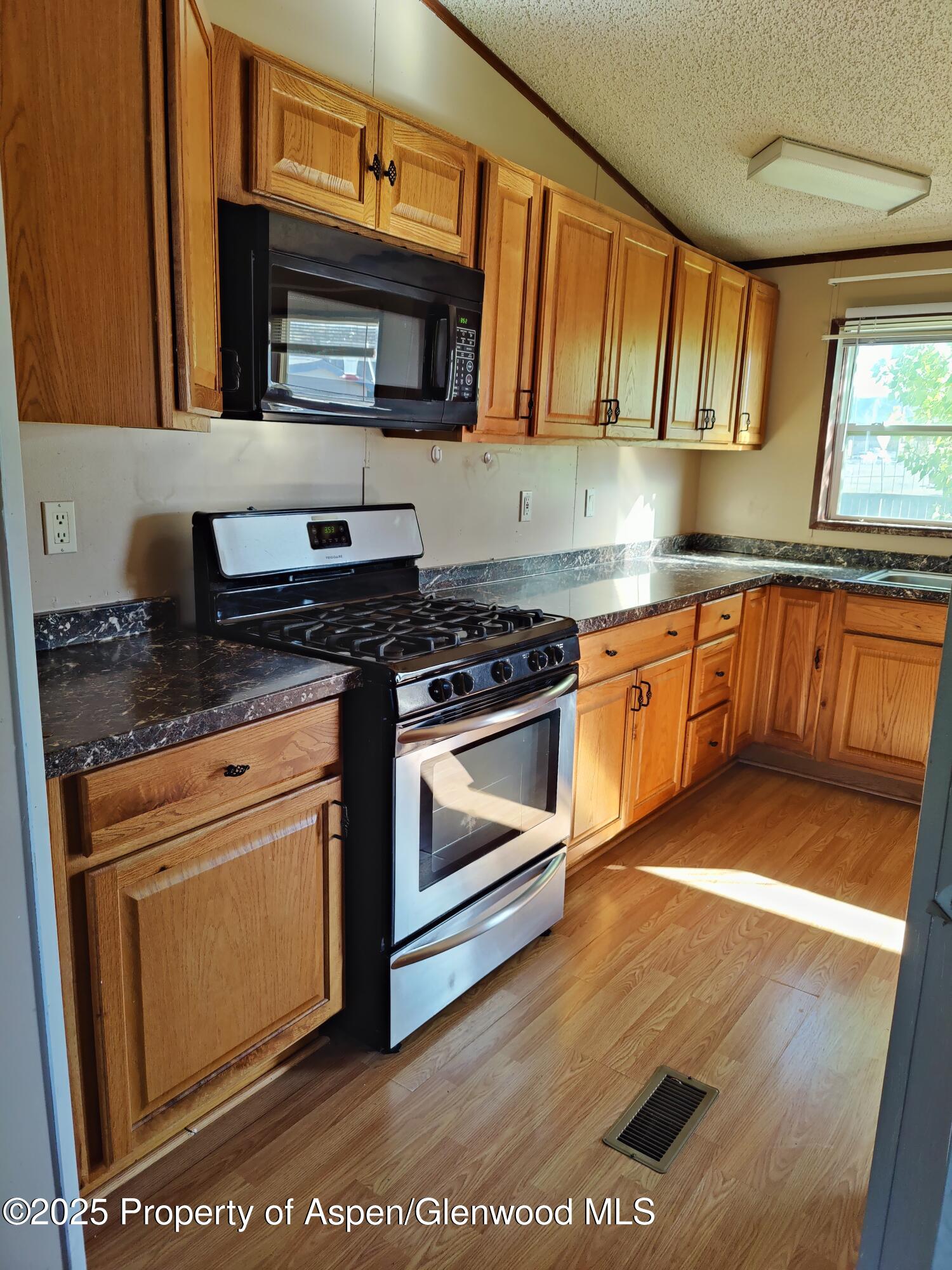 200 W 20th Street Rifle CO 81650