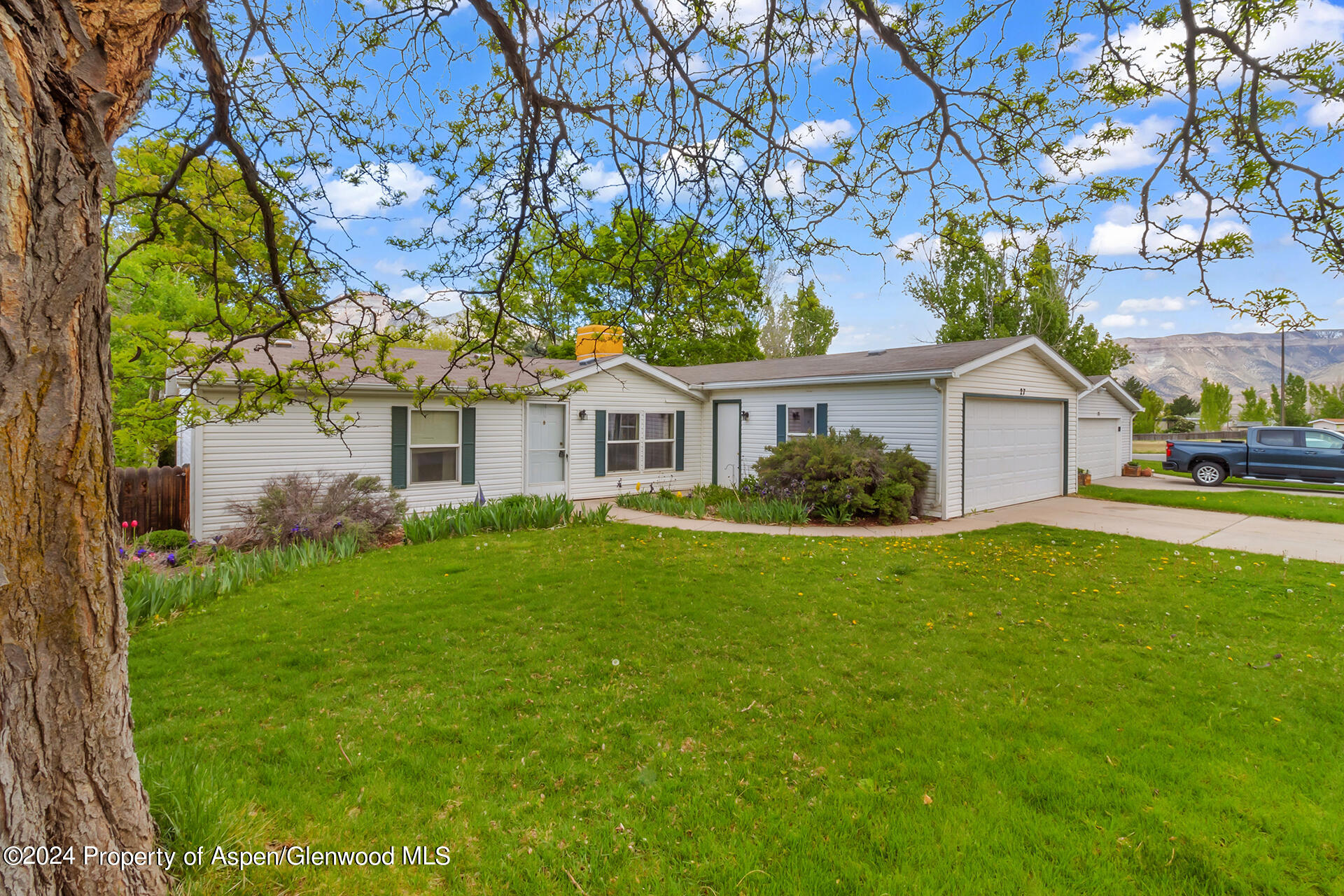 27 Queen City Circle Parachute CO 81635