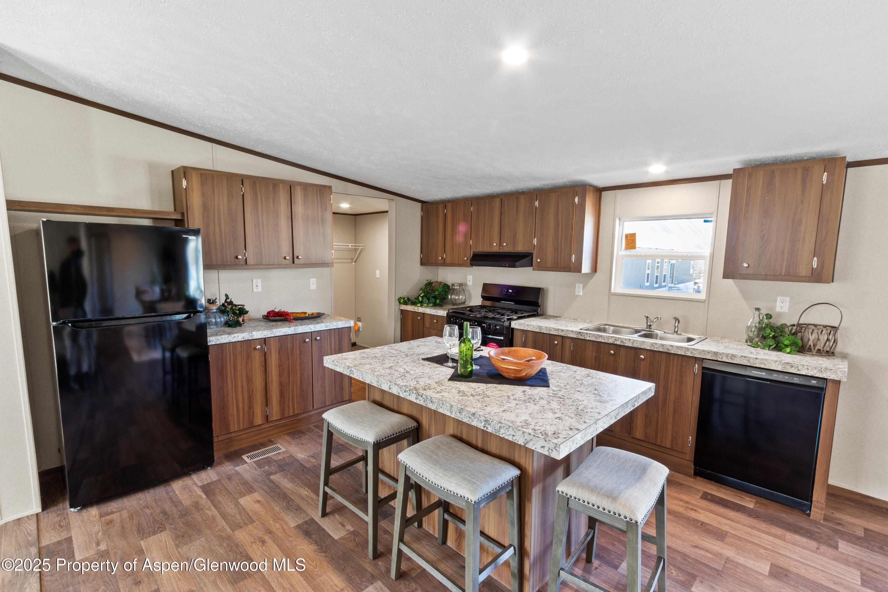 133 W Carson Circle Parachute CO 81635