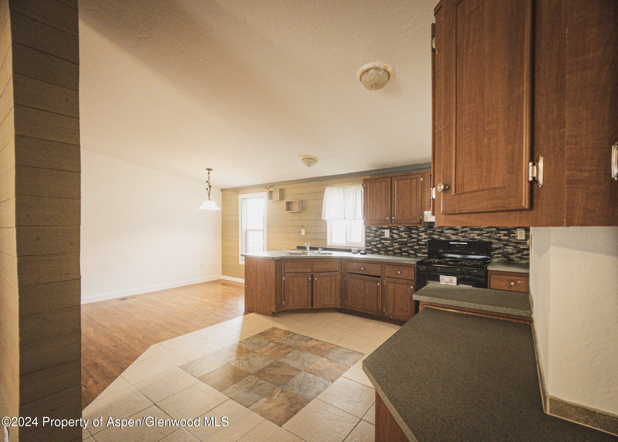 5033 335 County Road New Castle CO 81647