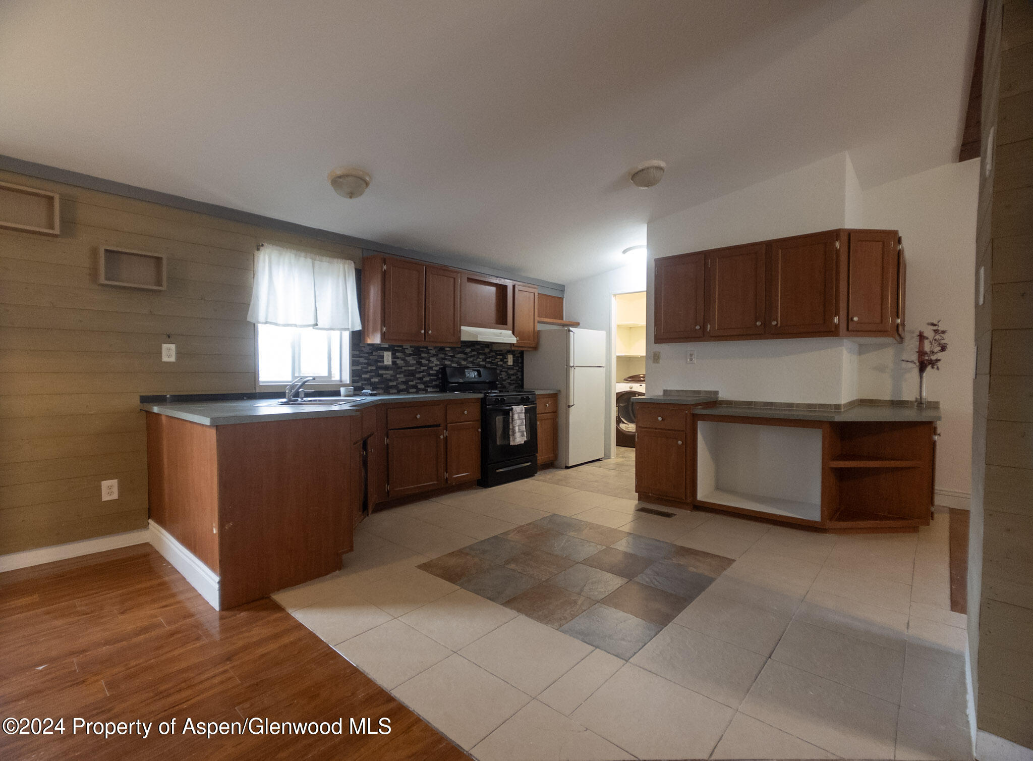5033 335 County Road New Castle CO 81647