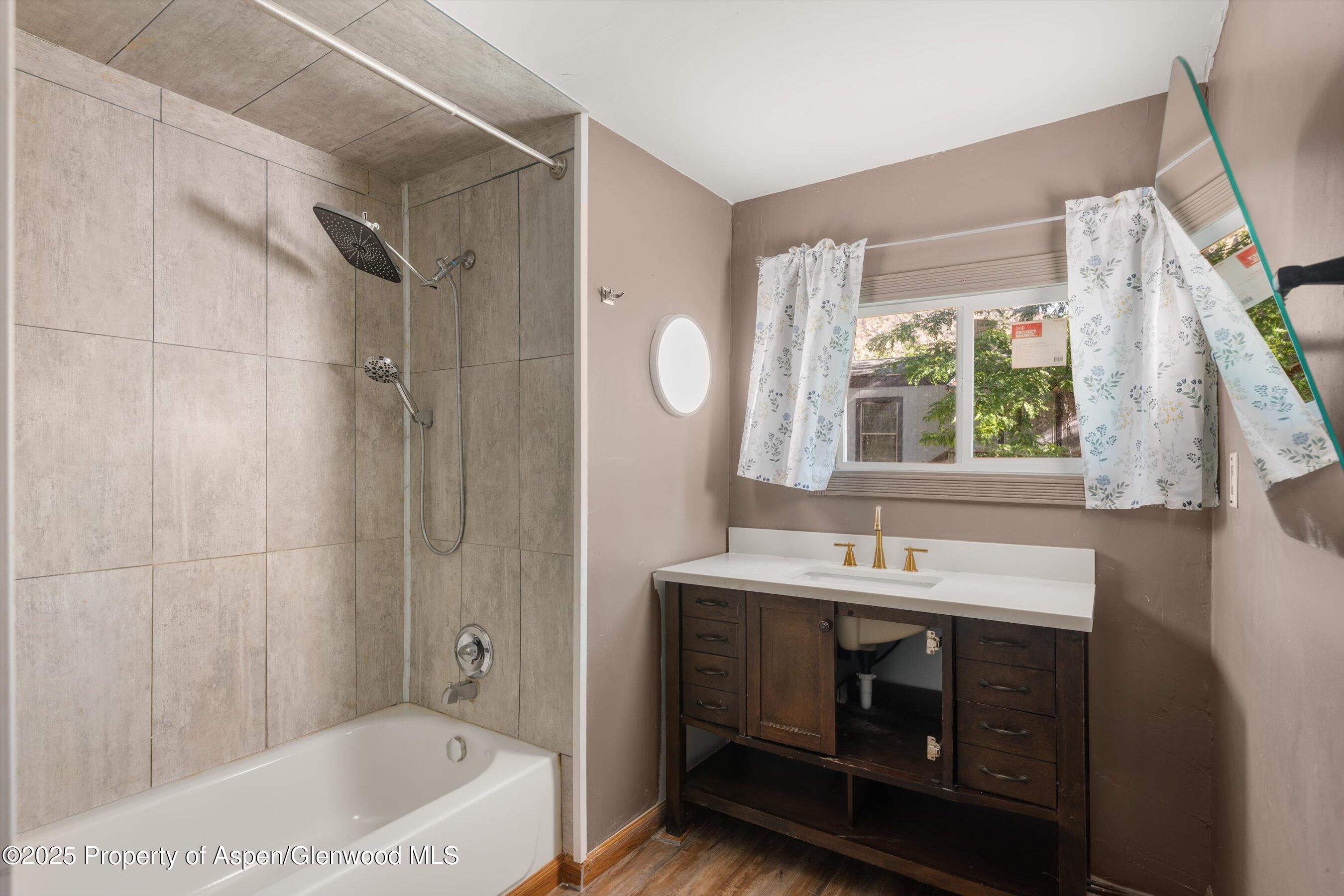 5033 335 County Road New Castle CO 81647