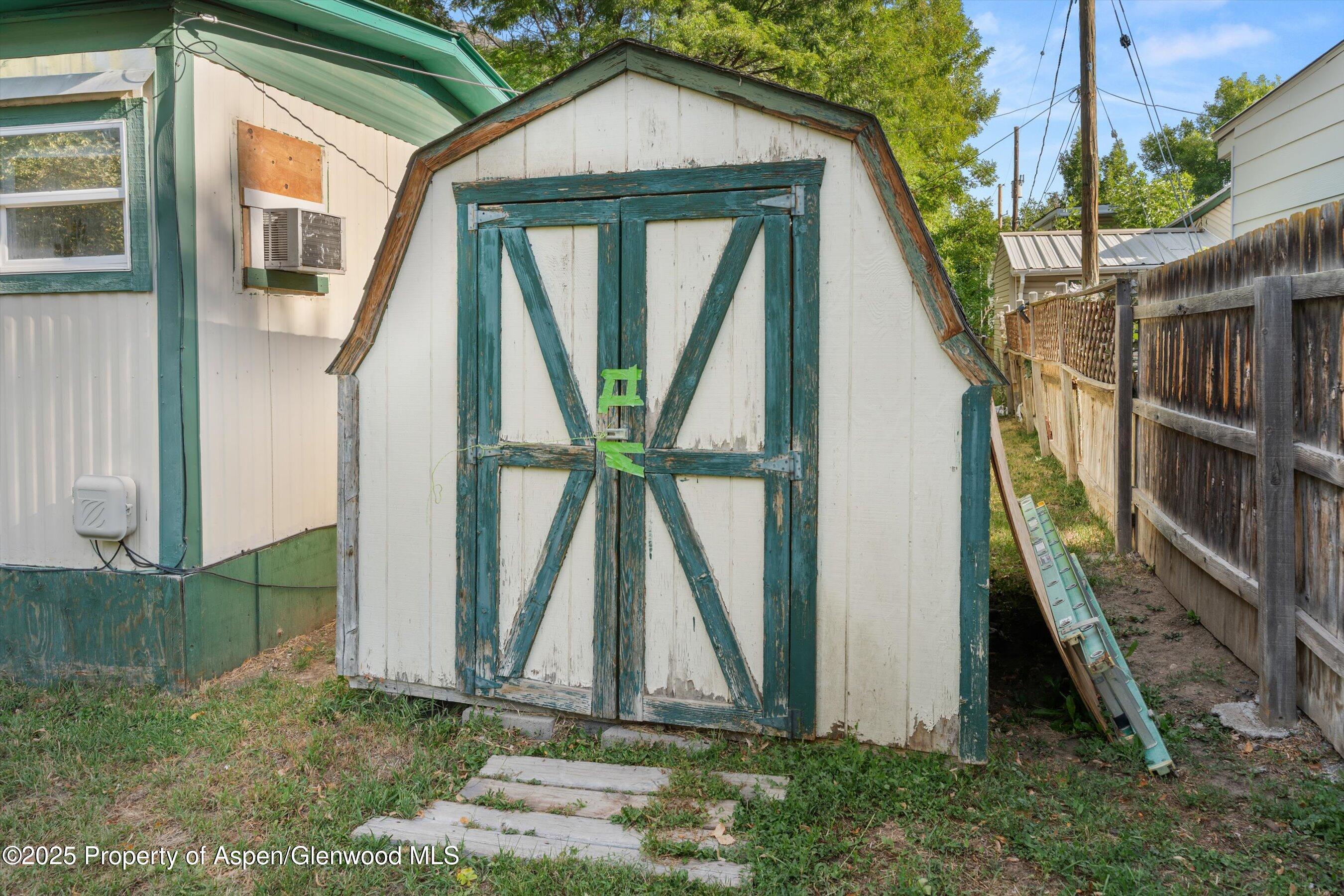 5033 335 County Road New Castle CO 81647