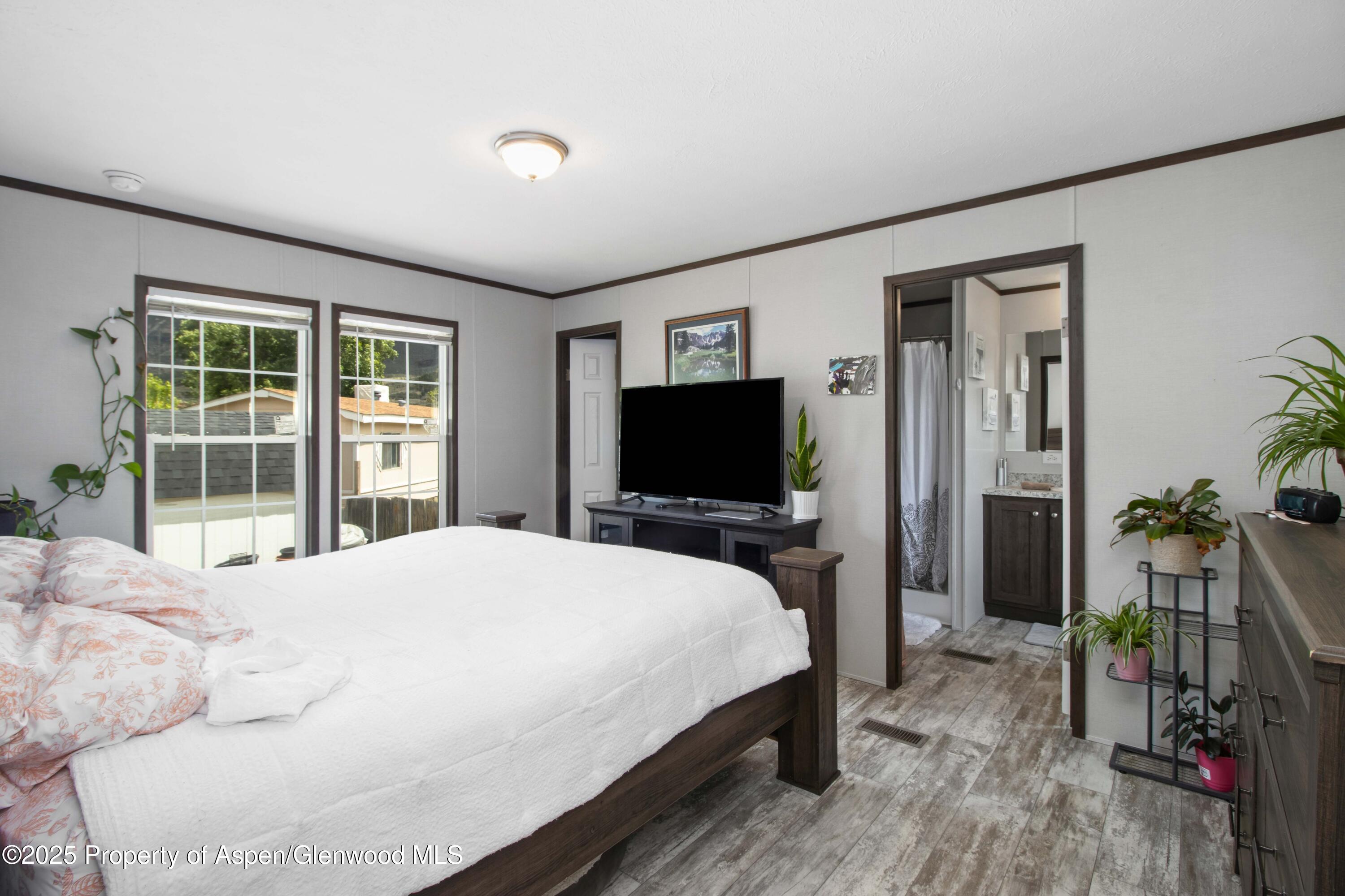 88 W Carson Circle Parachute CO 81635