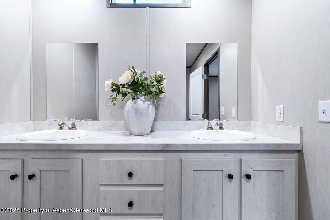 200 W 20th Street Rifle CO 81650