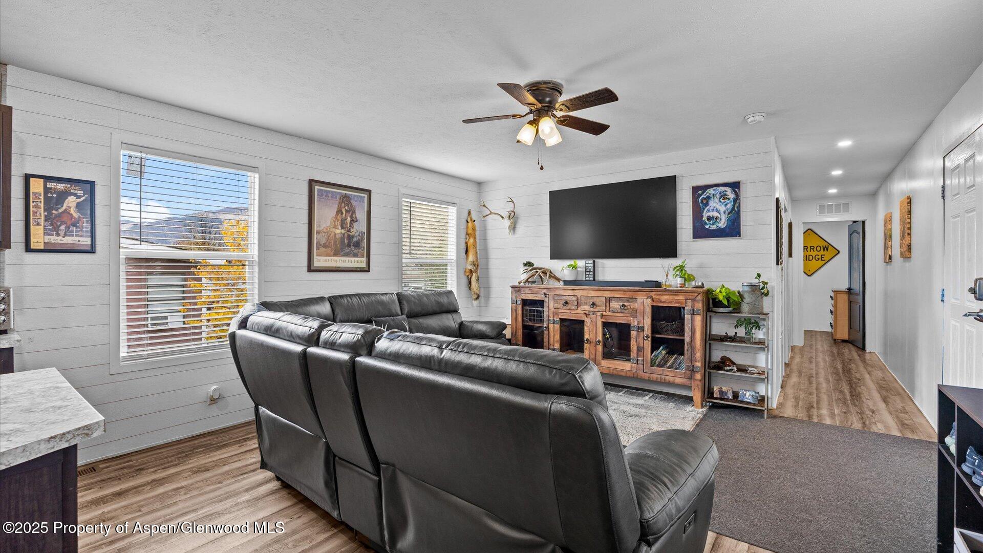 28 Iron Wedge Circle Parachute CO 81635