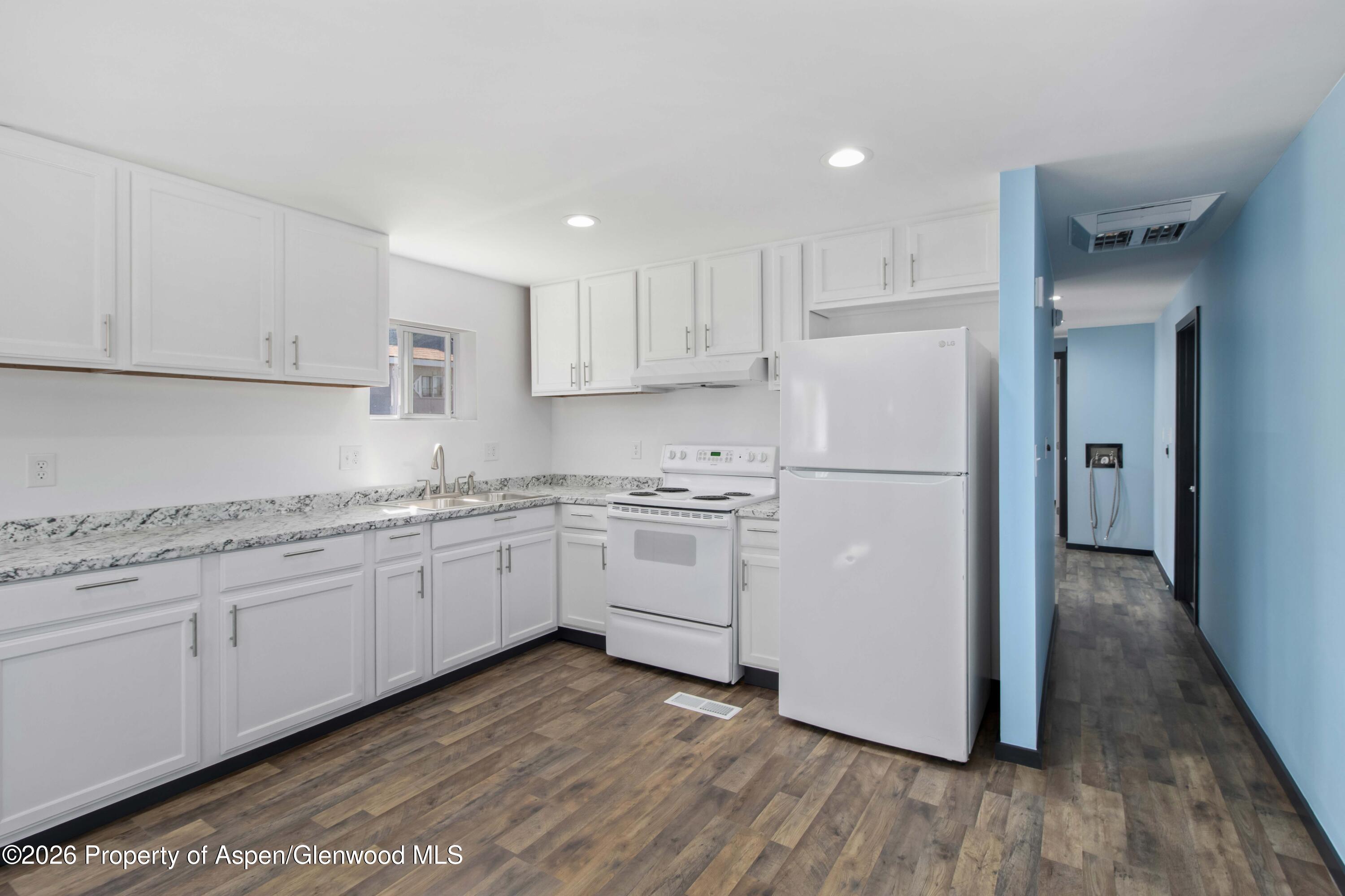 22 E Silverbell Place Parachute CO 81635