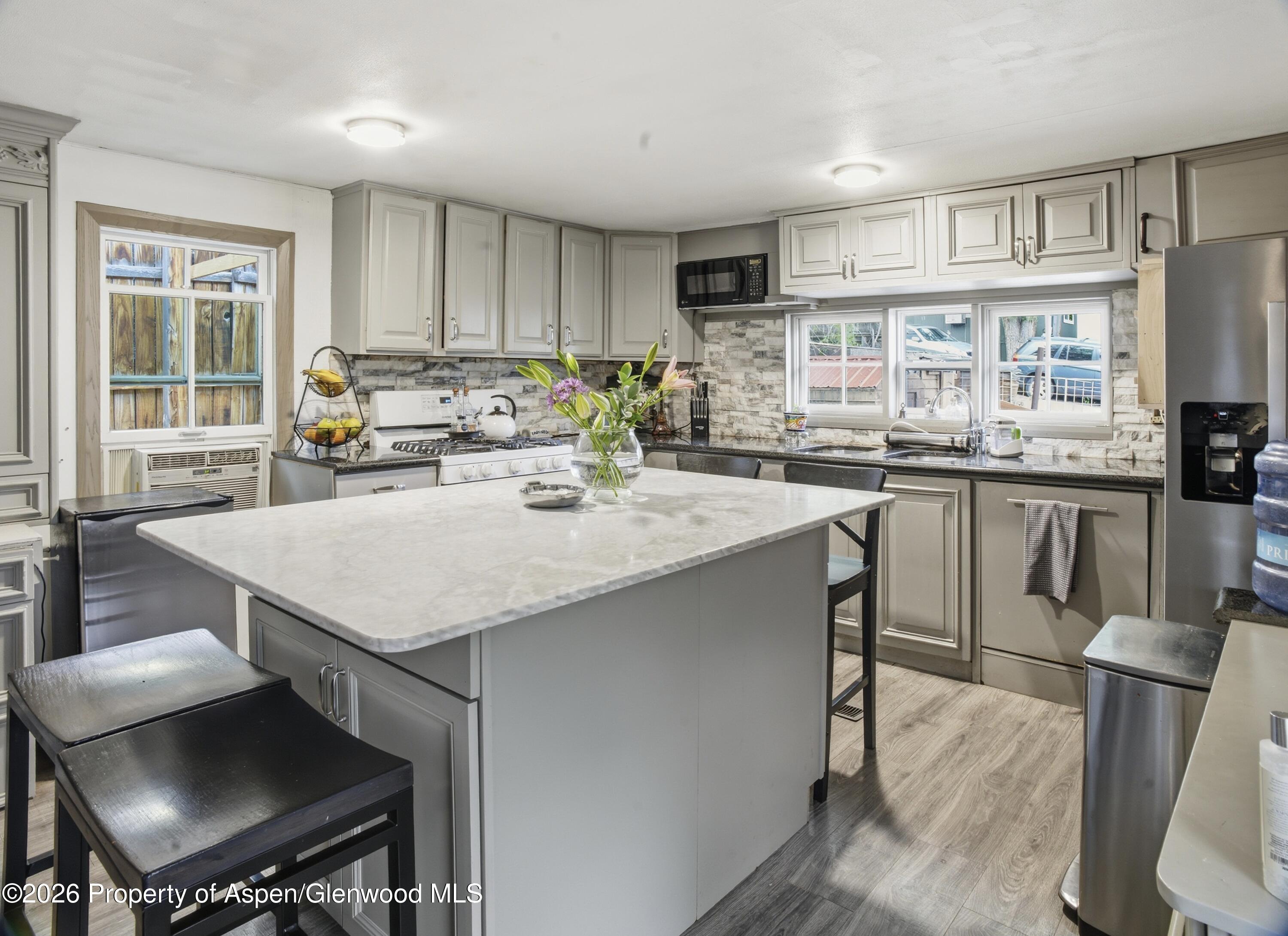 Glenwood Springs CO, 51691 1 Highway 6, Unit 22