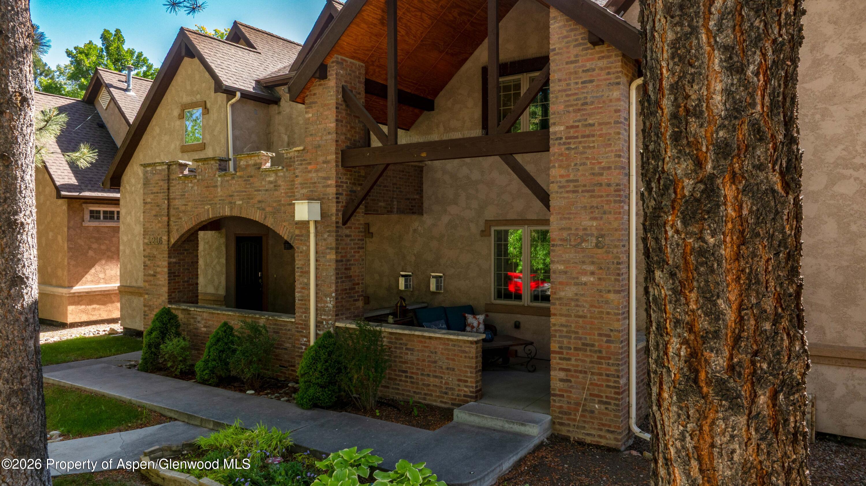 Glenwood Springs CO, 1216 Grand Avenue