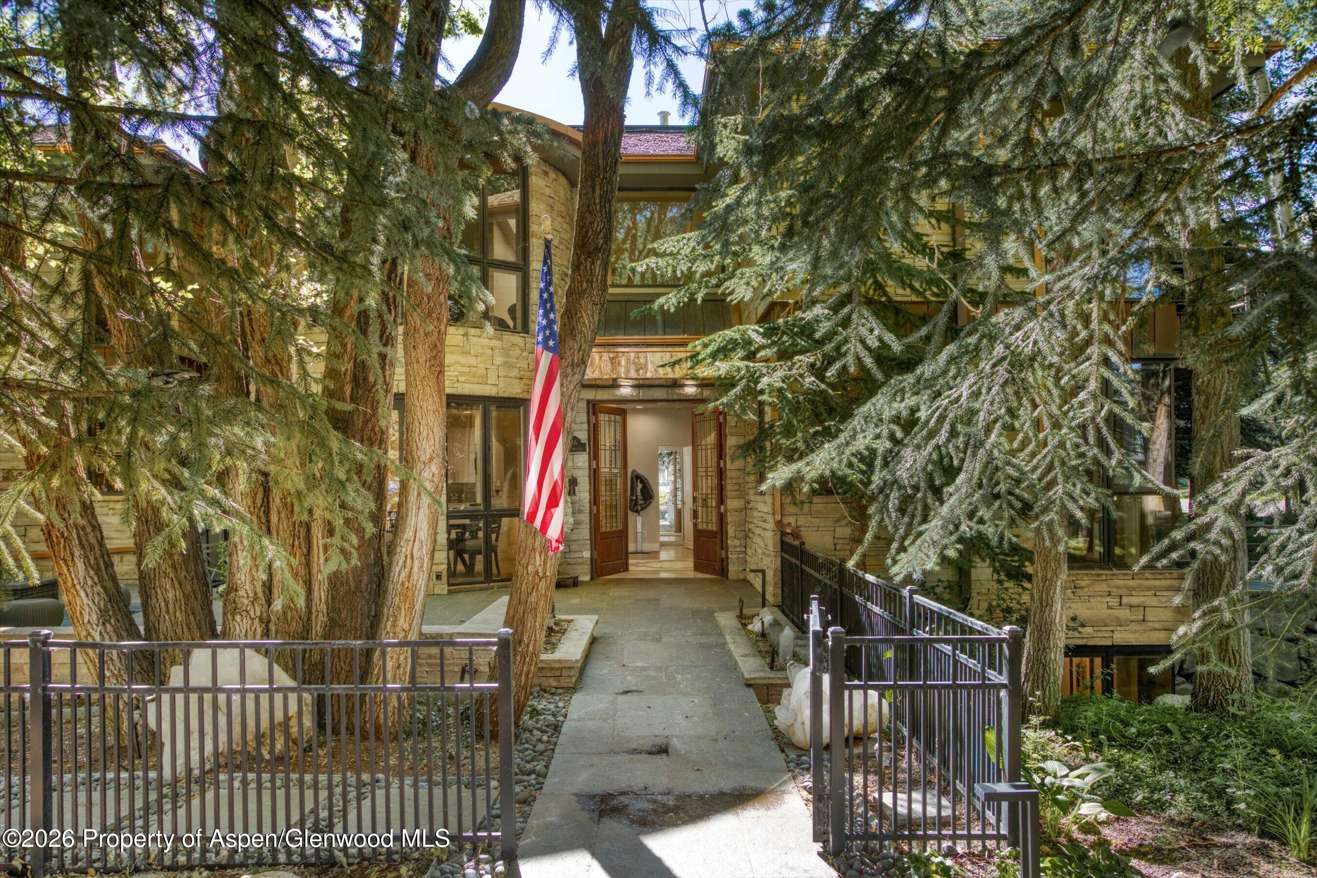 736 W Smuggler Street Aspen CO 81611