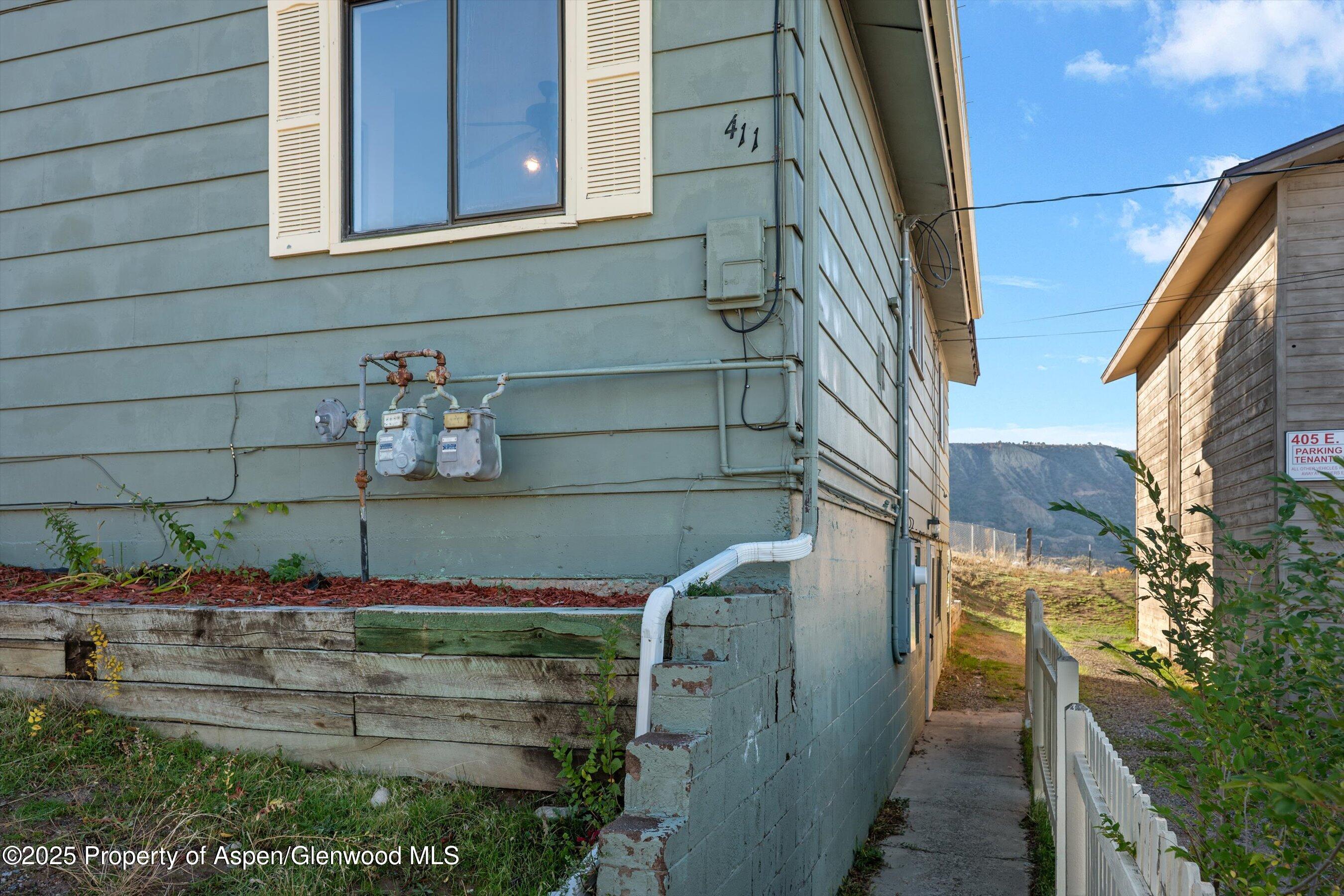 411 E 1st Street Rifle CO 81650