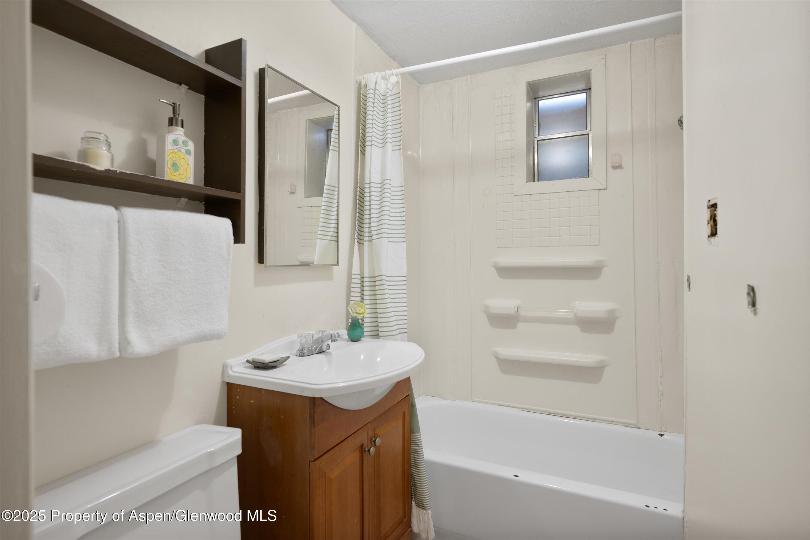 411 E 1st Street Rifle CO 81650