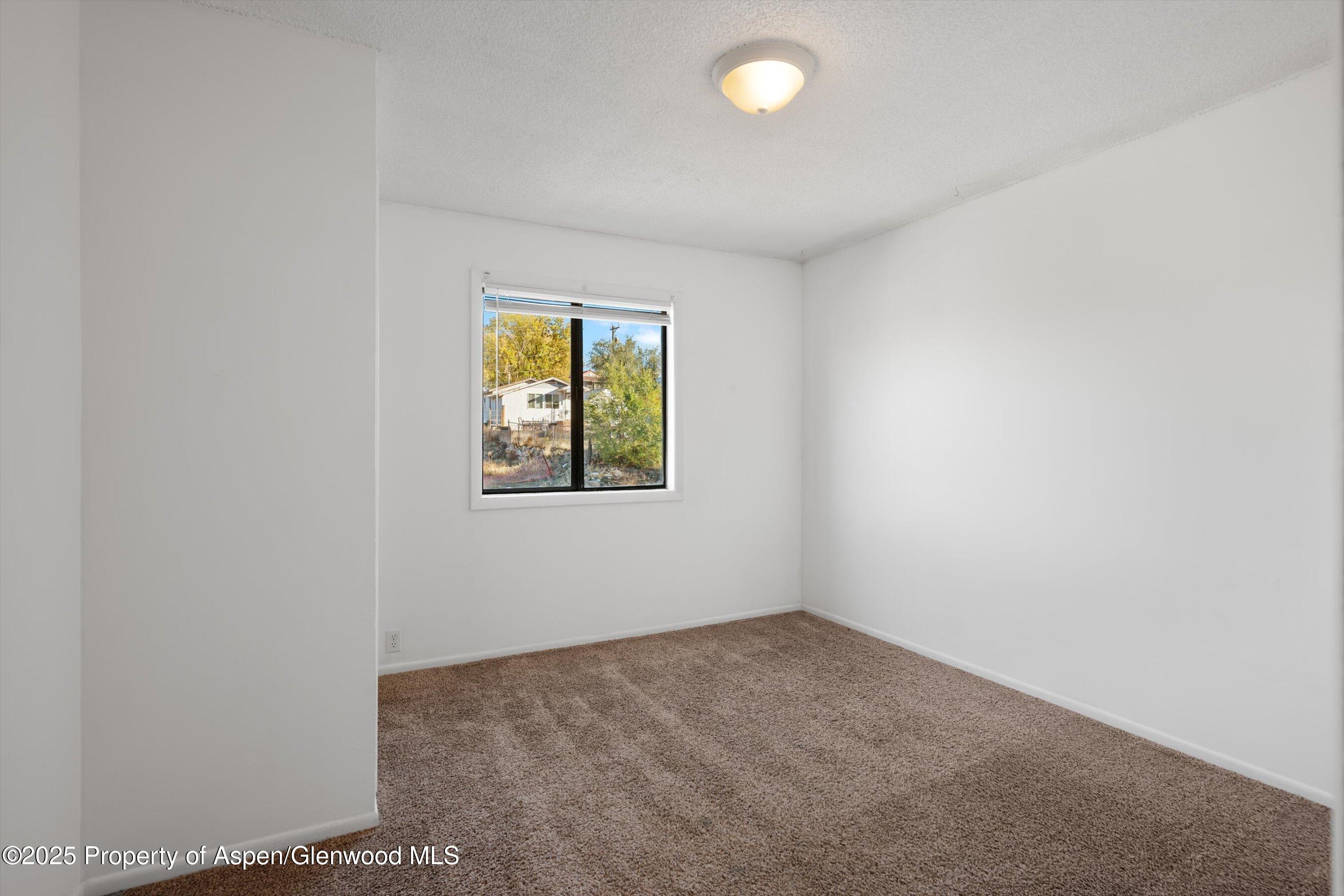 411 E 1st Street Rifle CO 81650