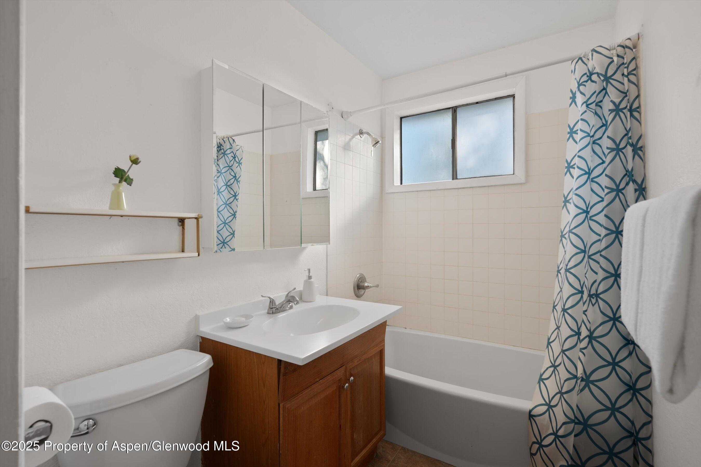 411 E 1st Street Rifle CO 81650